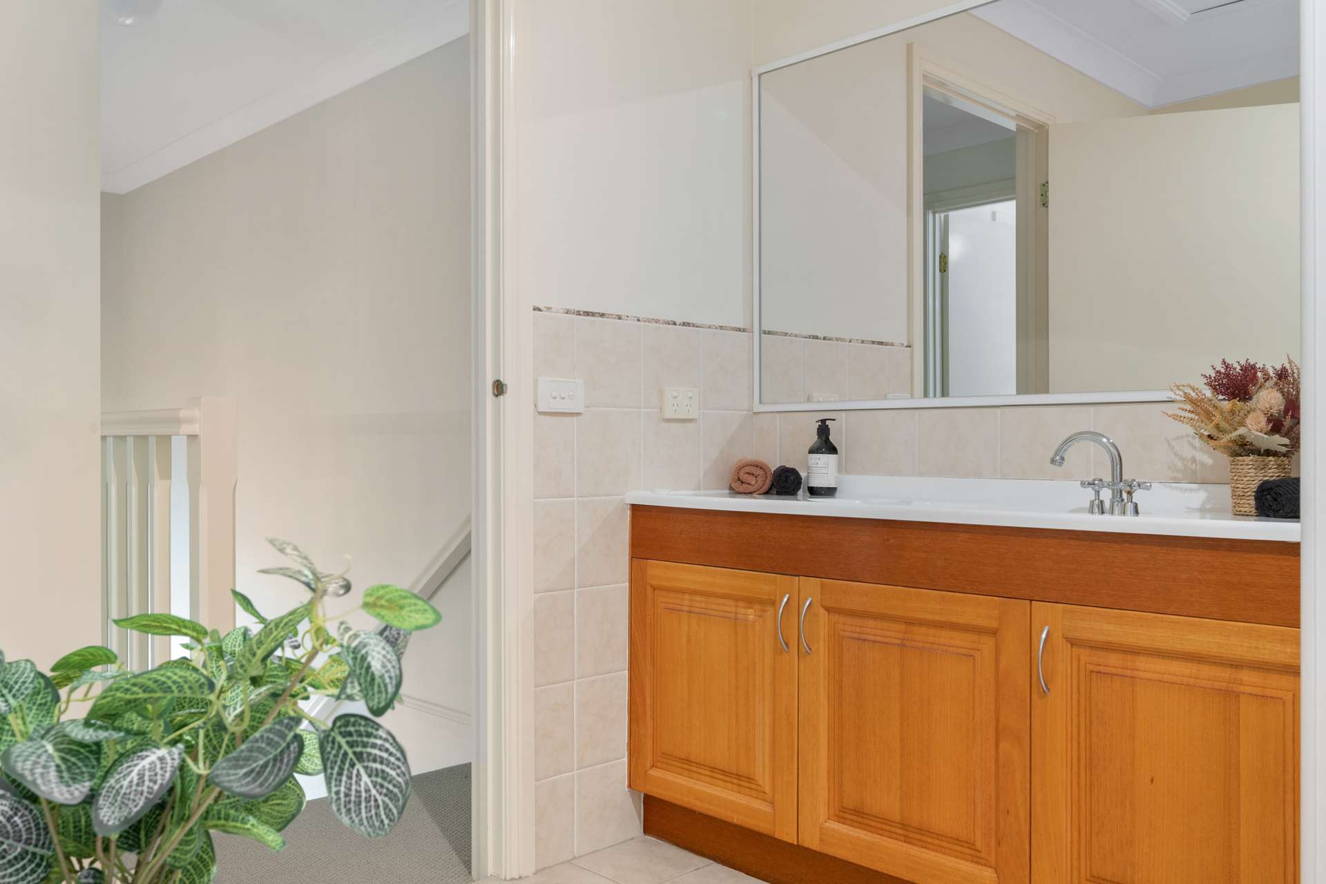 2/7 Fitzstubbs Avenue, Wentworth Falls, NSW 2782 AUS
