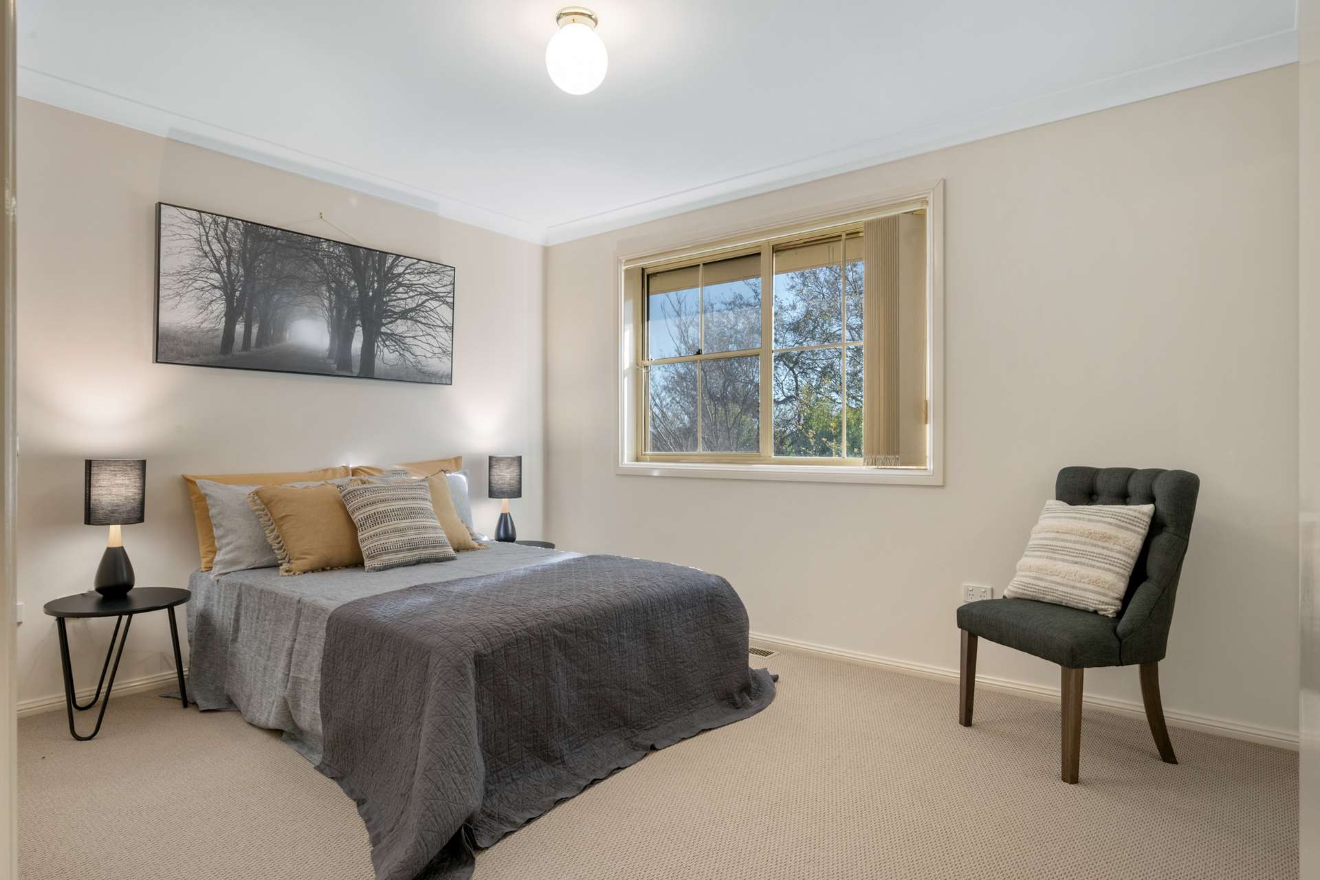 2/7 Fitzstubbs Avenue, Wentworth Falls, NSW 2782 AUS