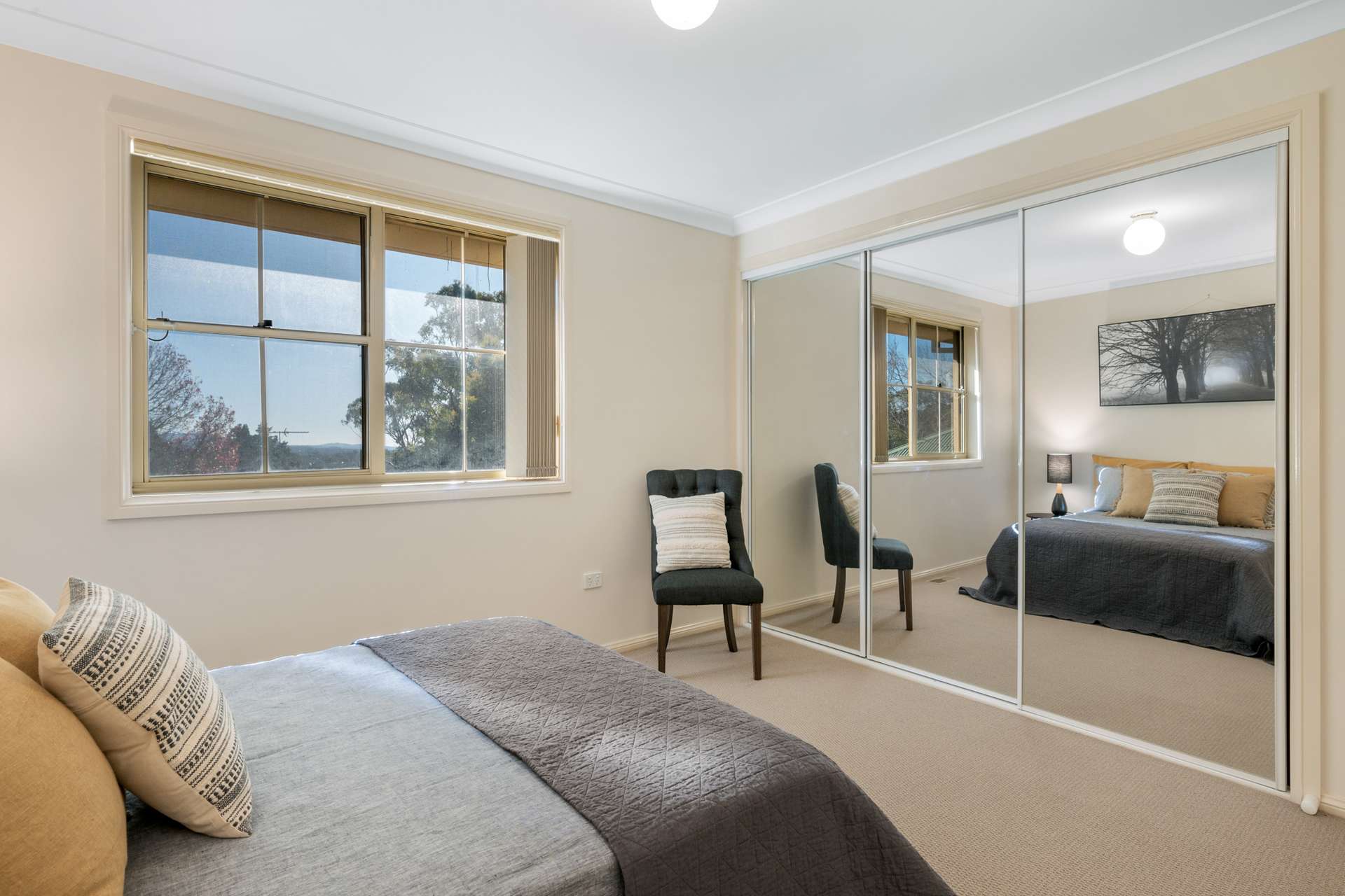 2/7 Fitzstubbs Avenue, Wentworth Falls, NSW 2782 AUS