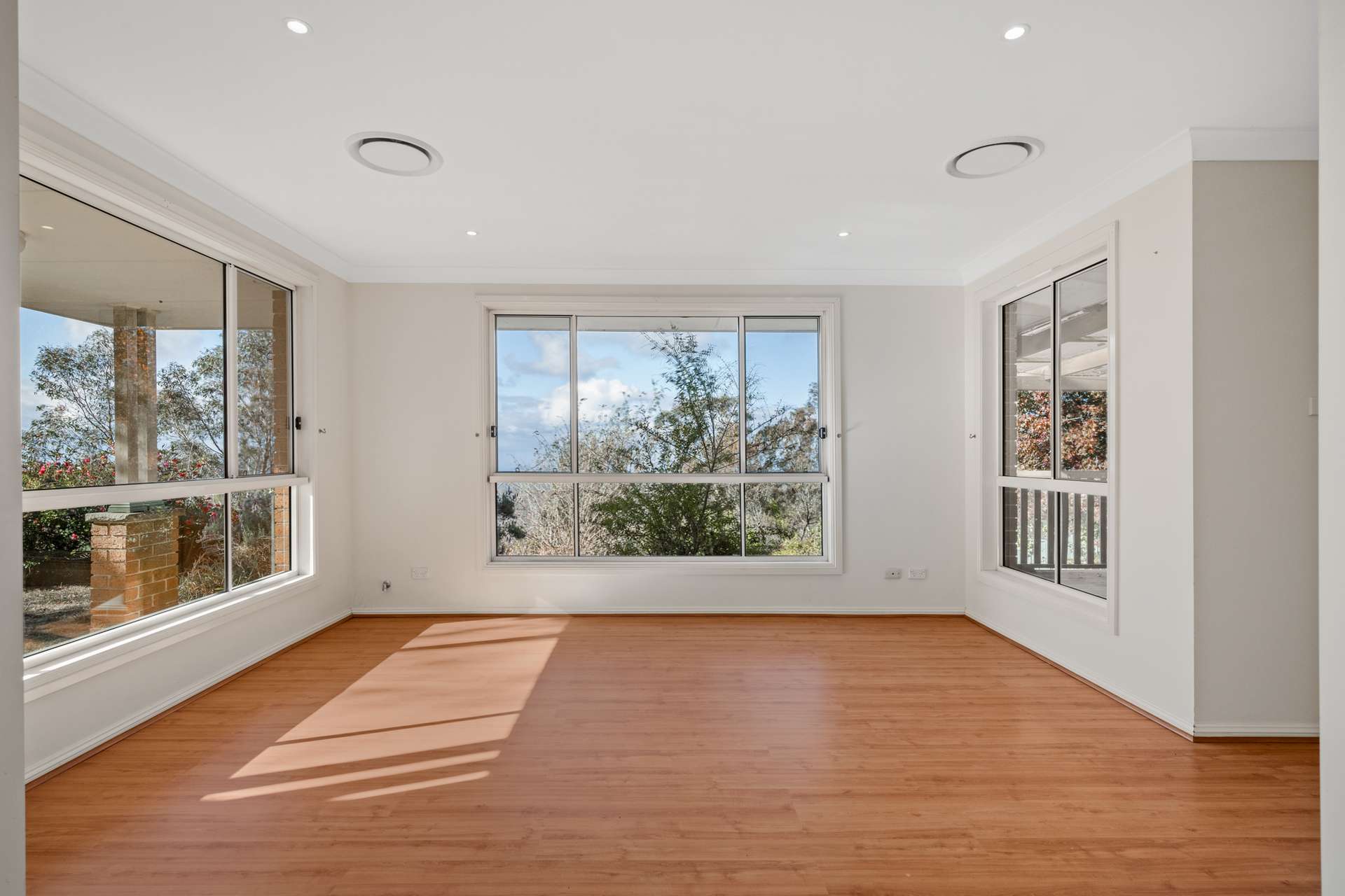 11 John Street, Wentworth Falls, NSW 2782 AUS