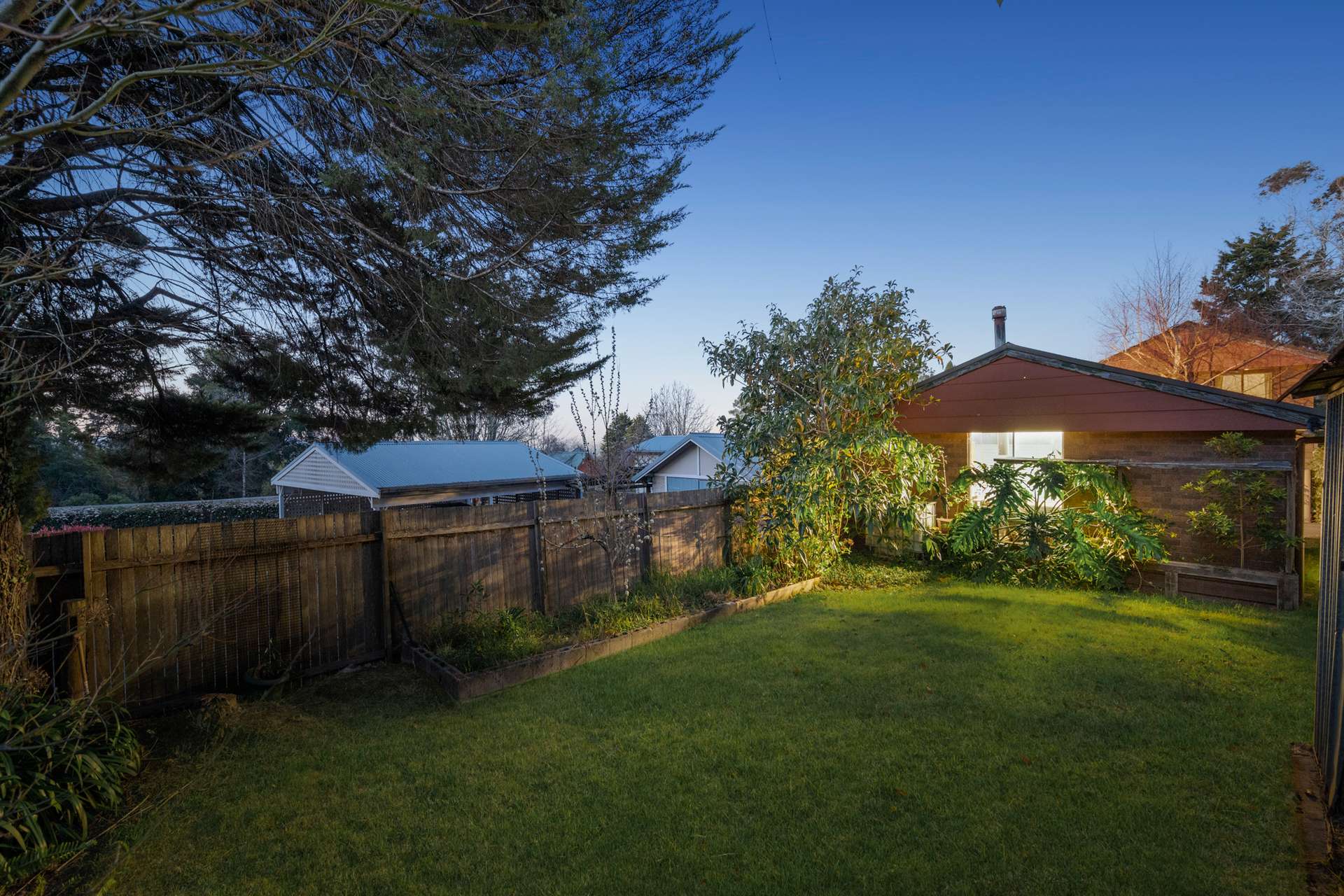 6 Sunnyside Avenue, Wentworth Falls, NSW 2782 AUS