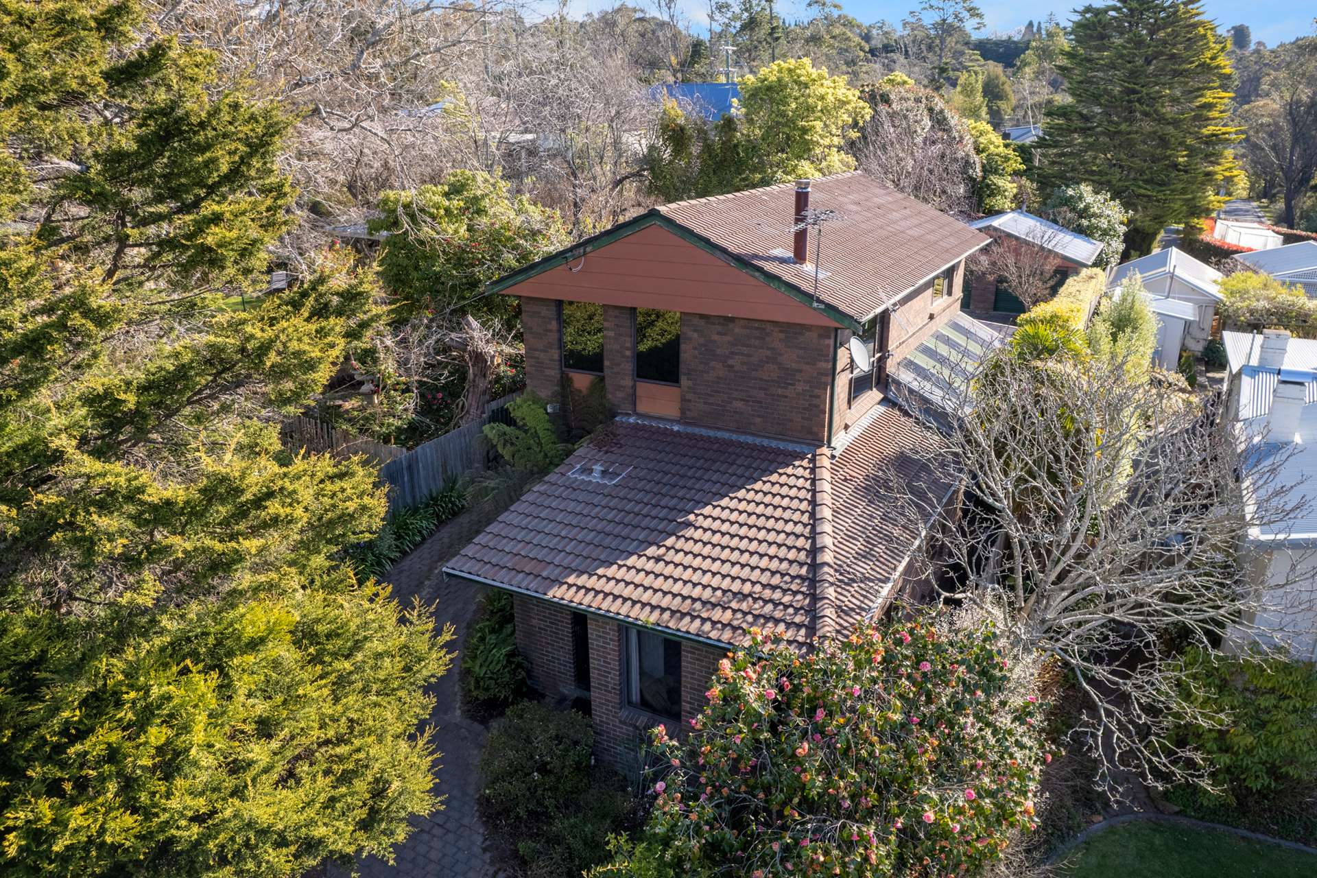 6 Sunnyside Avenue, Wentworth Falls, NSW 2782 AUS