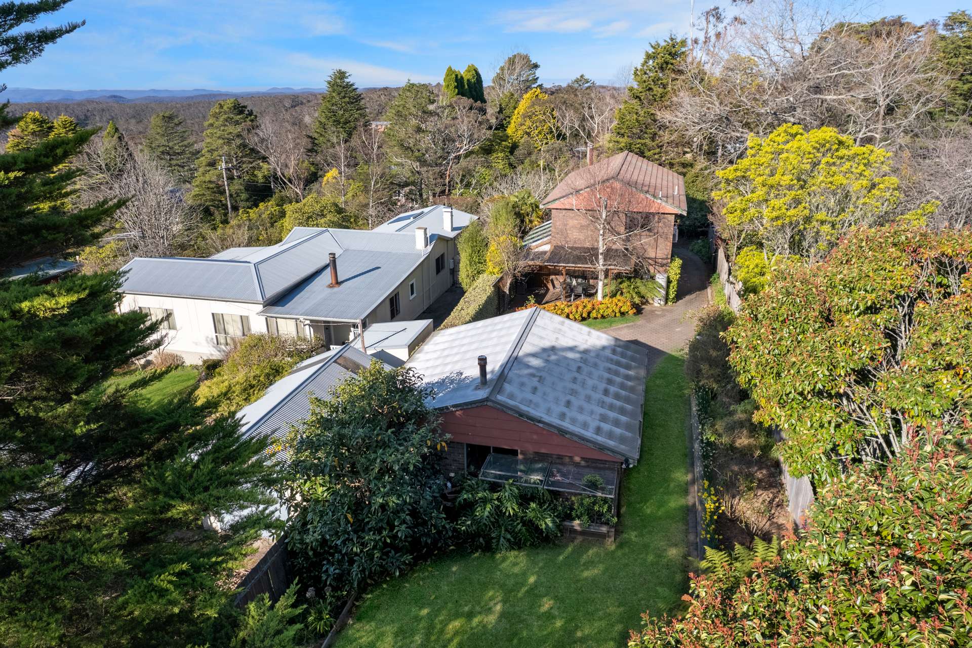 6 Sunnyside Avenue, Wentworth Falls, NSW 2782 AUS