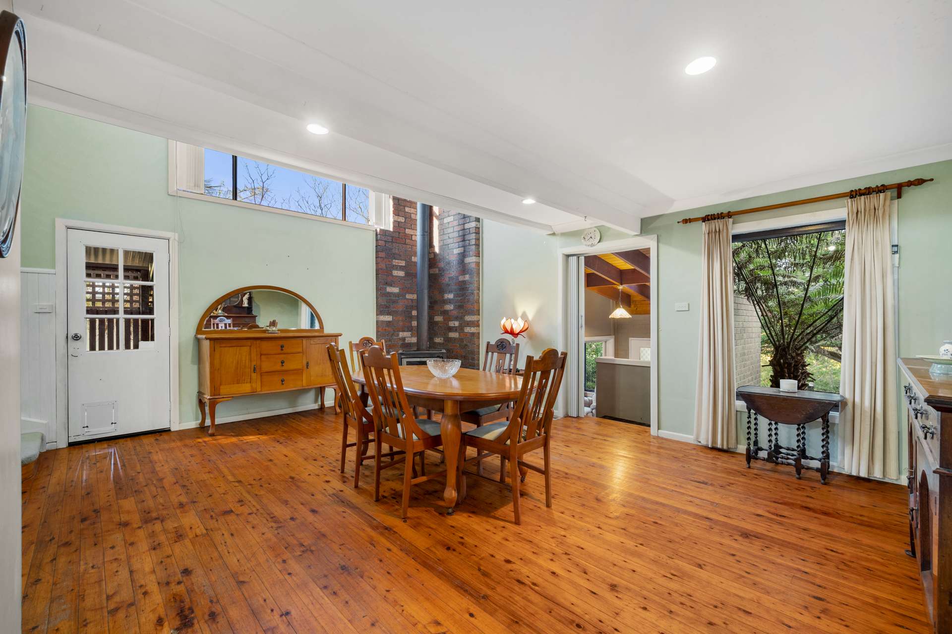 6 Sunnyside Avenue, Wentworth Falls, NSW 2782 AUS