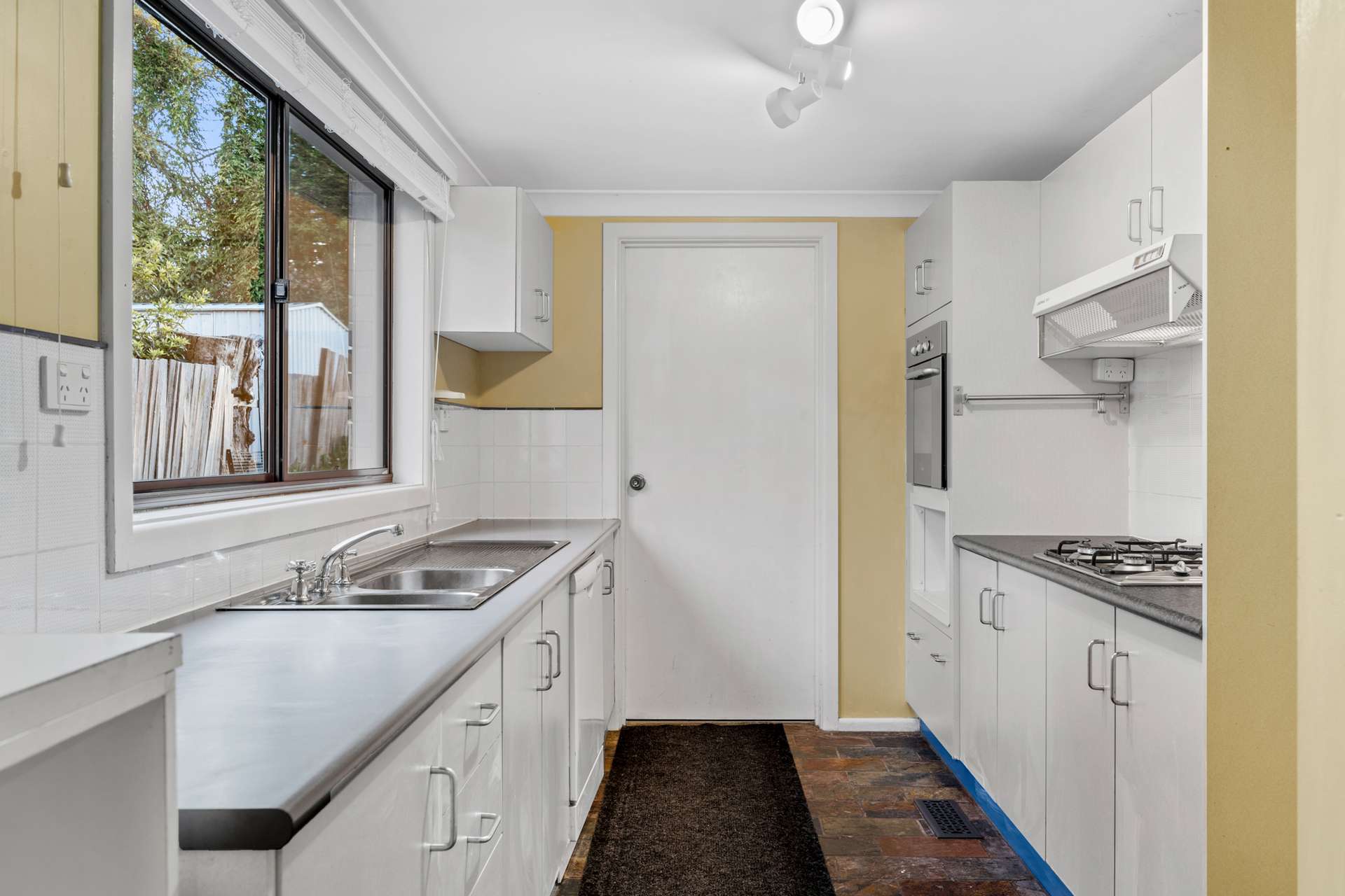 6 Sunnyside Avenue, Wentworth Falls, NSW 2782 AUS
