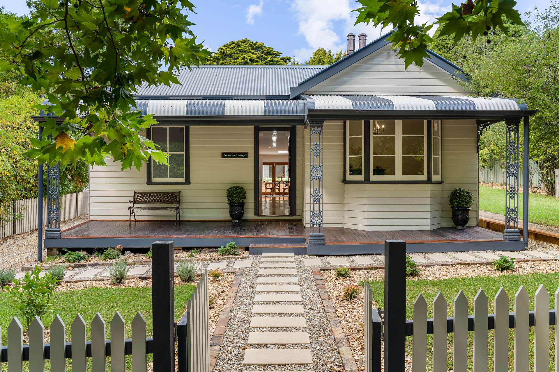 126 Falls Road, Wentworth Falls, NSW 2782 AUS