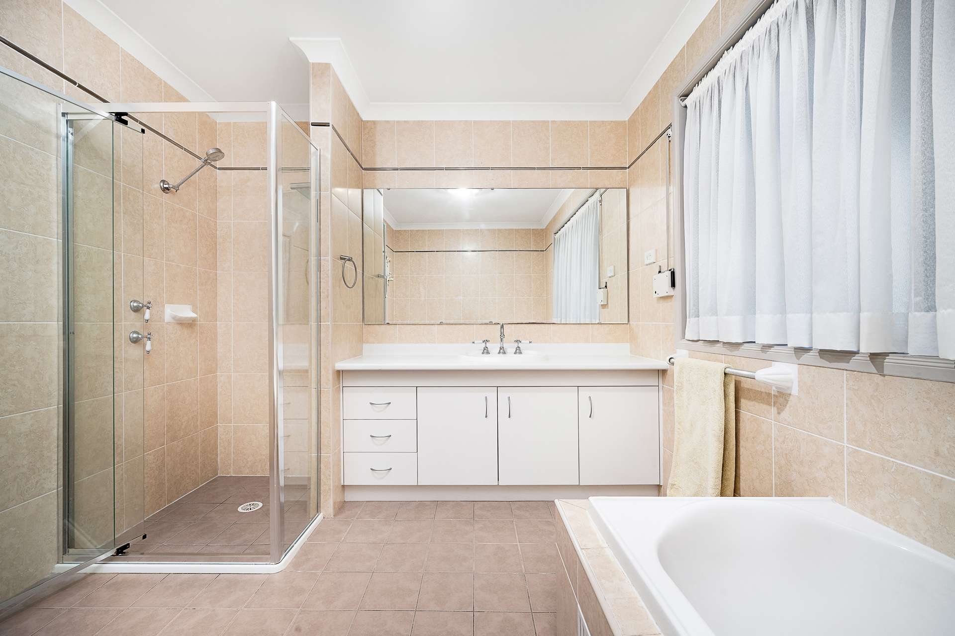 24 Log Bridge Place, Hazelbrook, NSW 2779 AUS