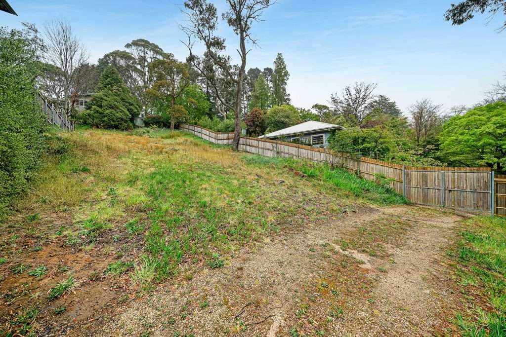 24 Gardiner Crescent, Blackheath, NSW 2785 AUS