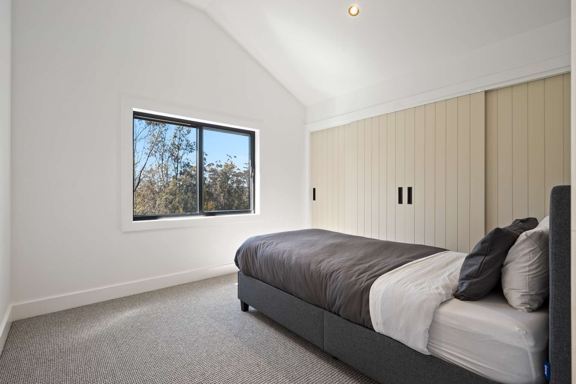 12 Rosebery Street, Wentworth Falls, NSW 2782 AUS
