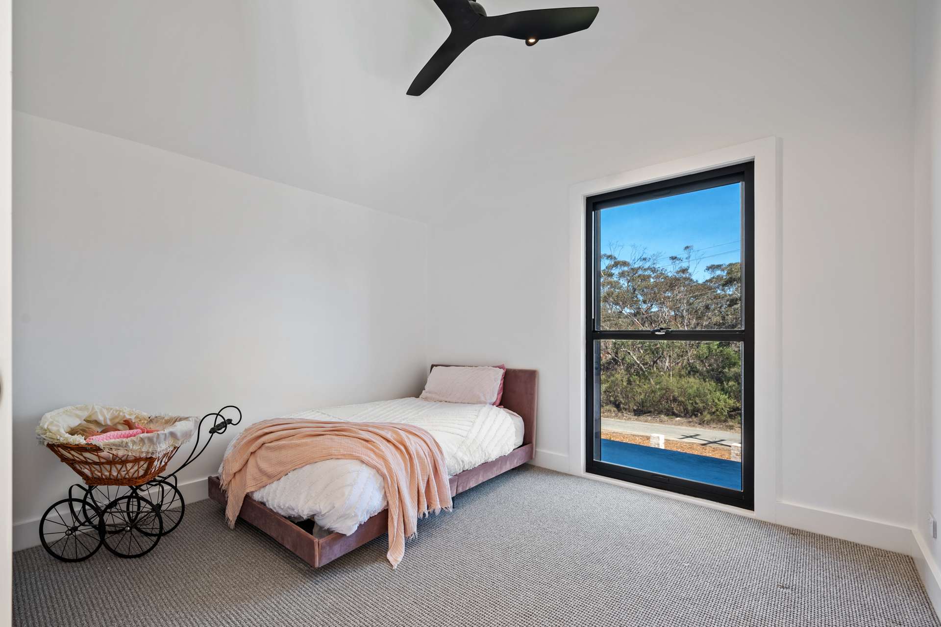 12 Rosebery Street, Wentworth Falls, NSW 2782 AUS