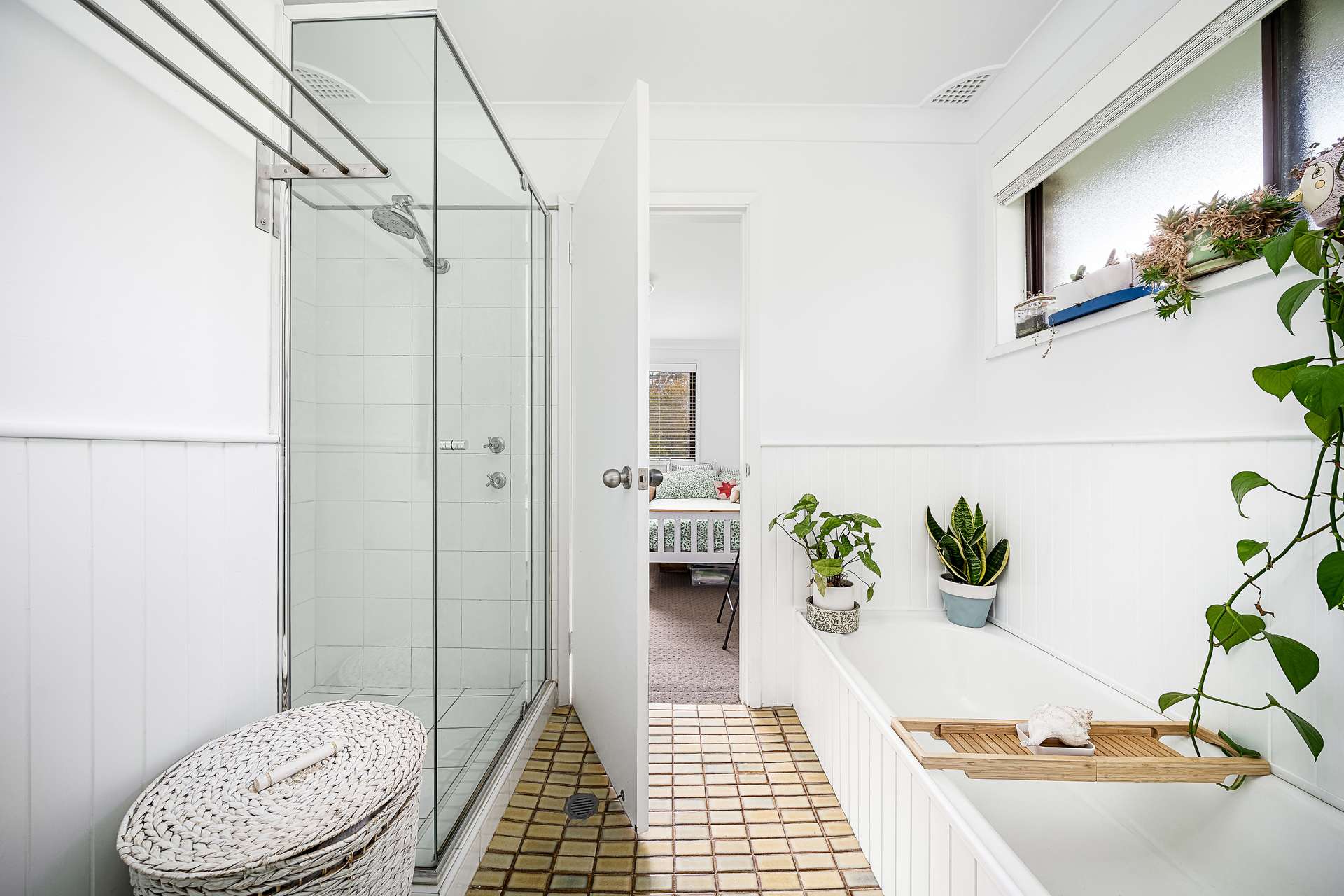 16 Waratah Road, Wentworth Falls, NSW 2782 AUS