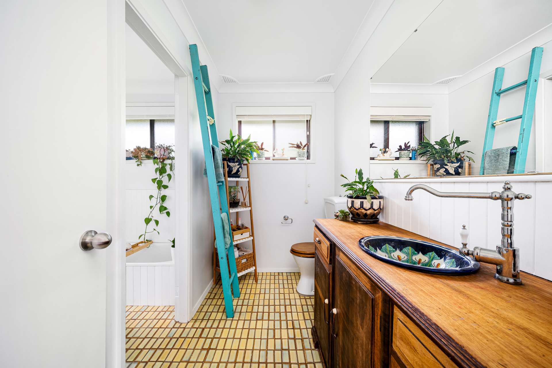 16 Waratah Road, Wentworth Falls, NSW 2782 AUS