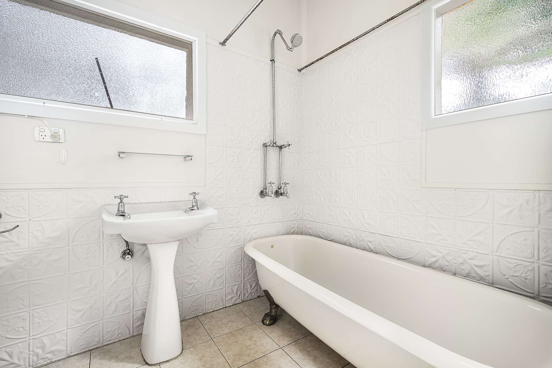 21 Blaxland Road, Wentworth Falls, NSW 2782 AUS