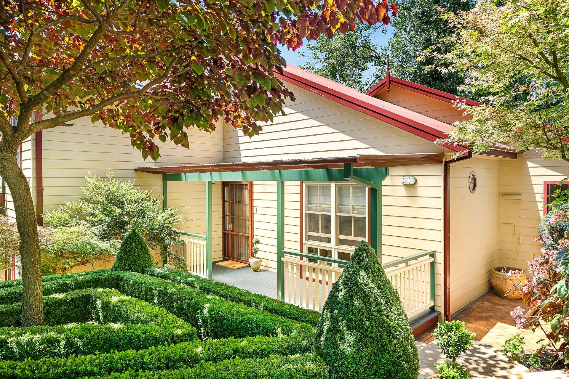 1 Westbourne Avenue, Wentworth Falls, NSW 2782 AUS