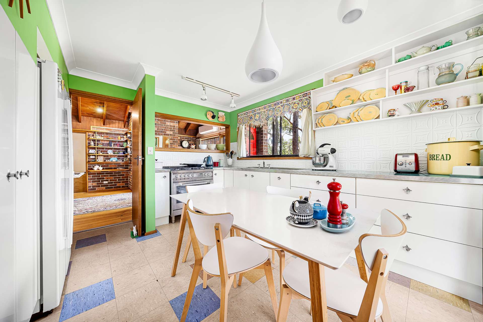 20 Oaklands Road, Hazelbrook, NSW 2779 AUS