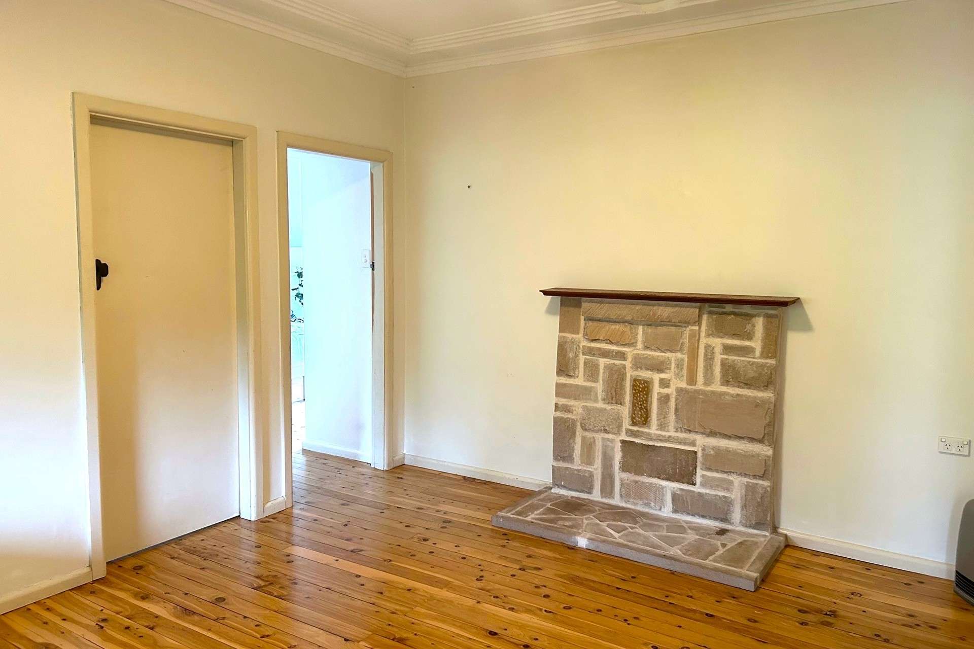 13 Beauford Street, Woodford, NSW 2778 AUS