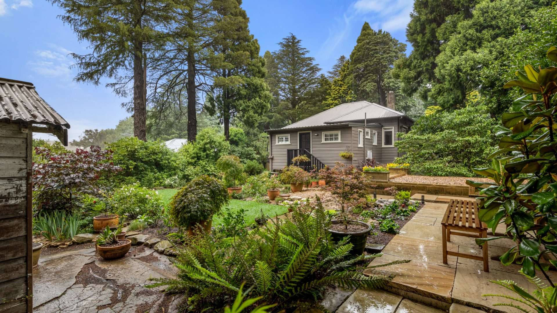 24 Malvern Road, Leura, NSW 2780 AUS