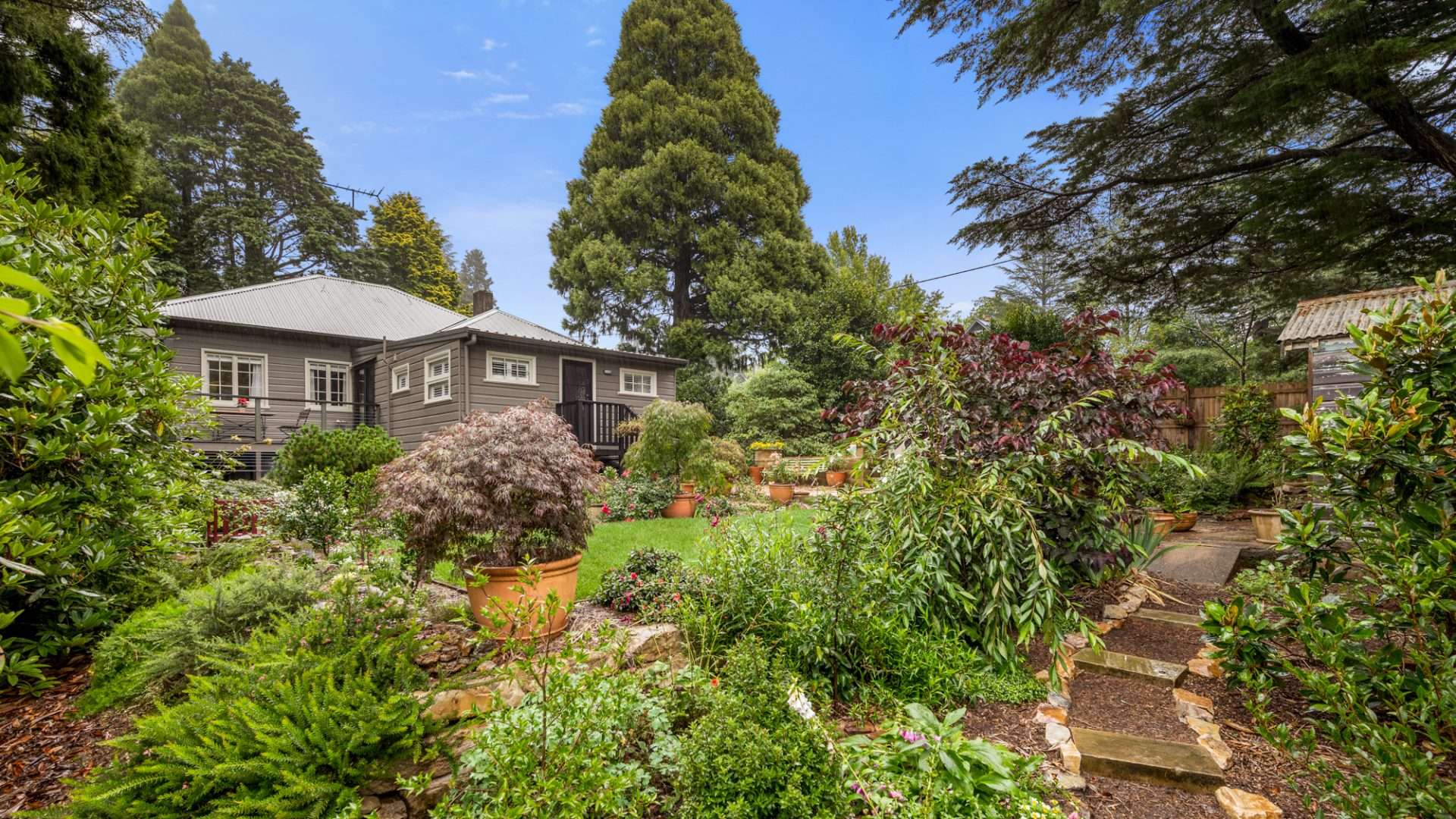 24 Malvern Road, Leura, NSW 2780 AUS