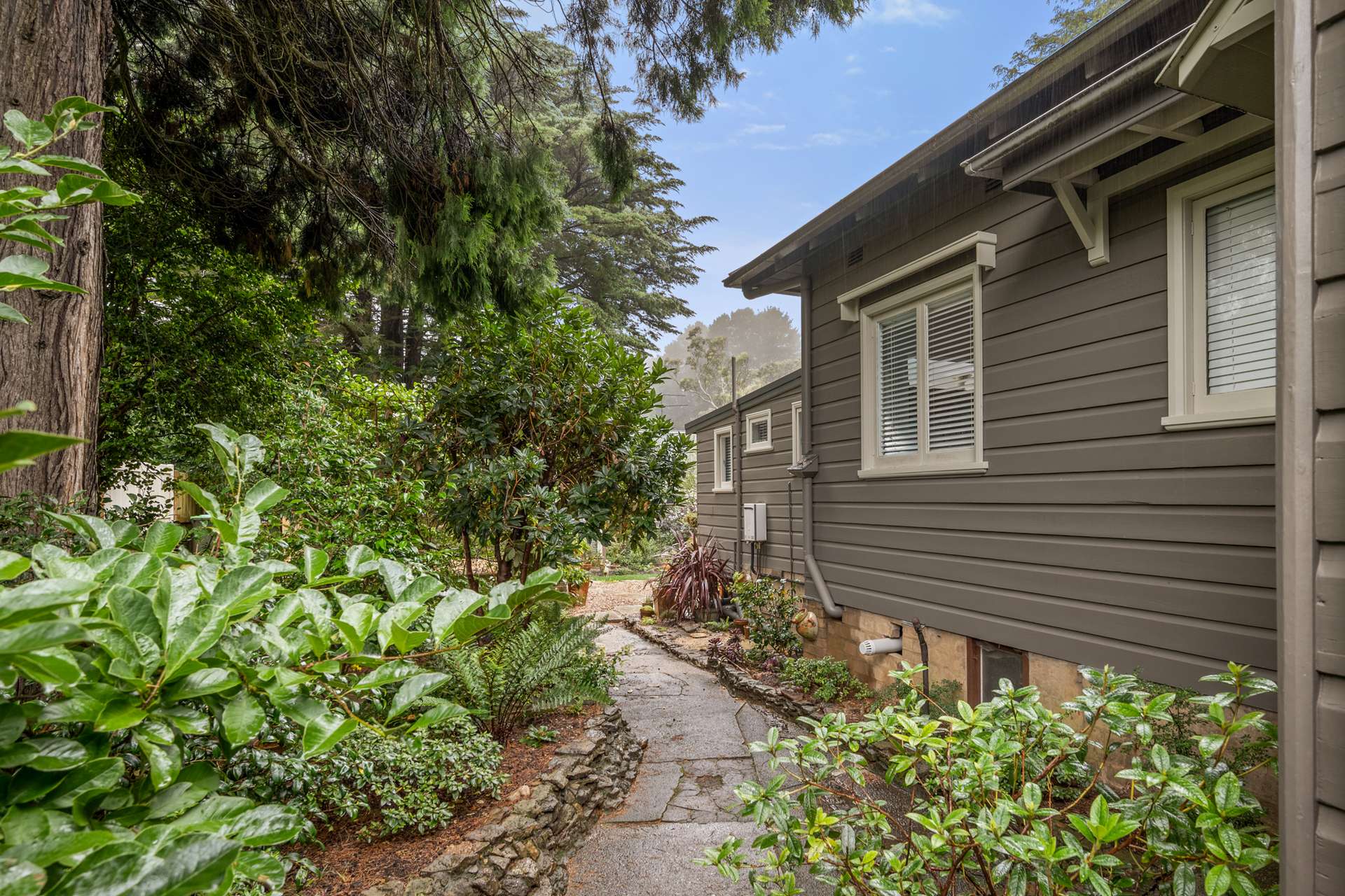 24 Malvern Road, Leura, NSW 2780 AUS