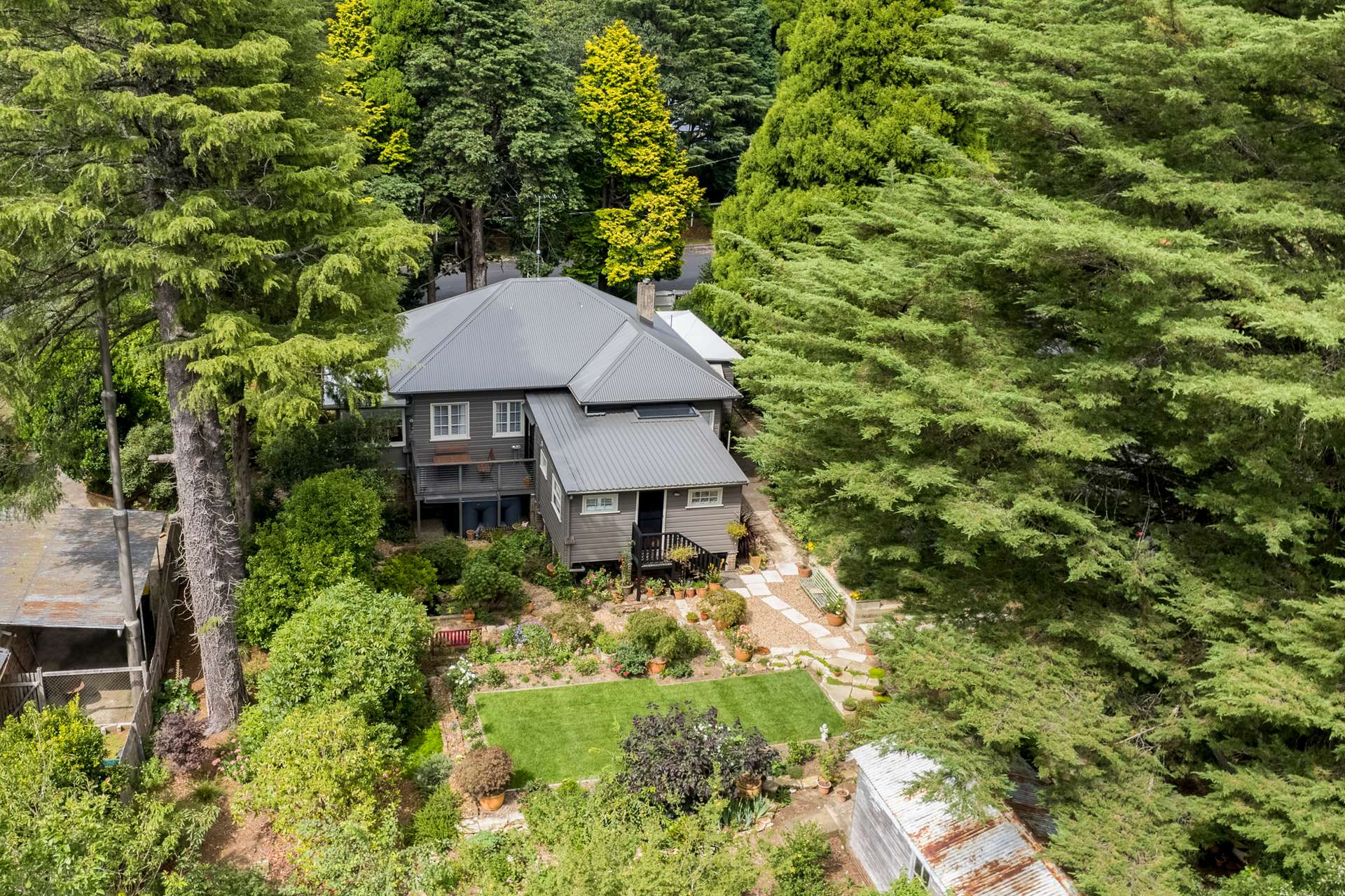 24 Malvern Road, Leura, NSW 2780 AUS