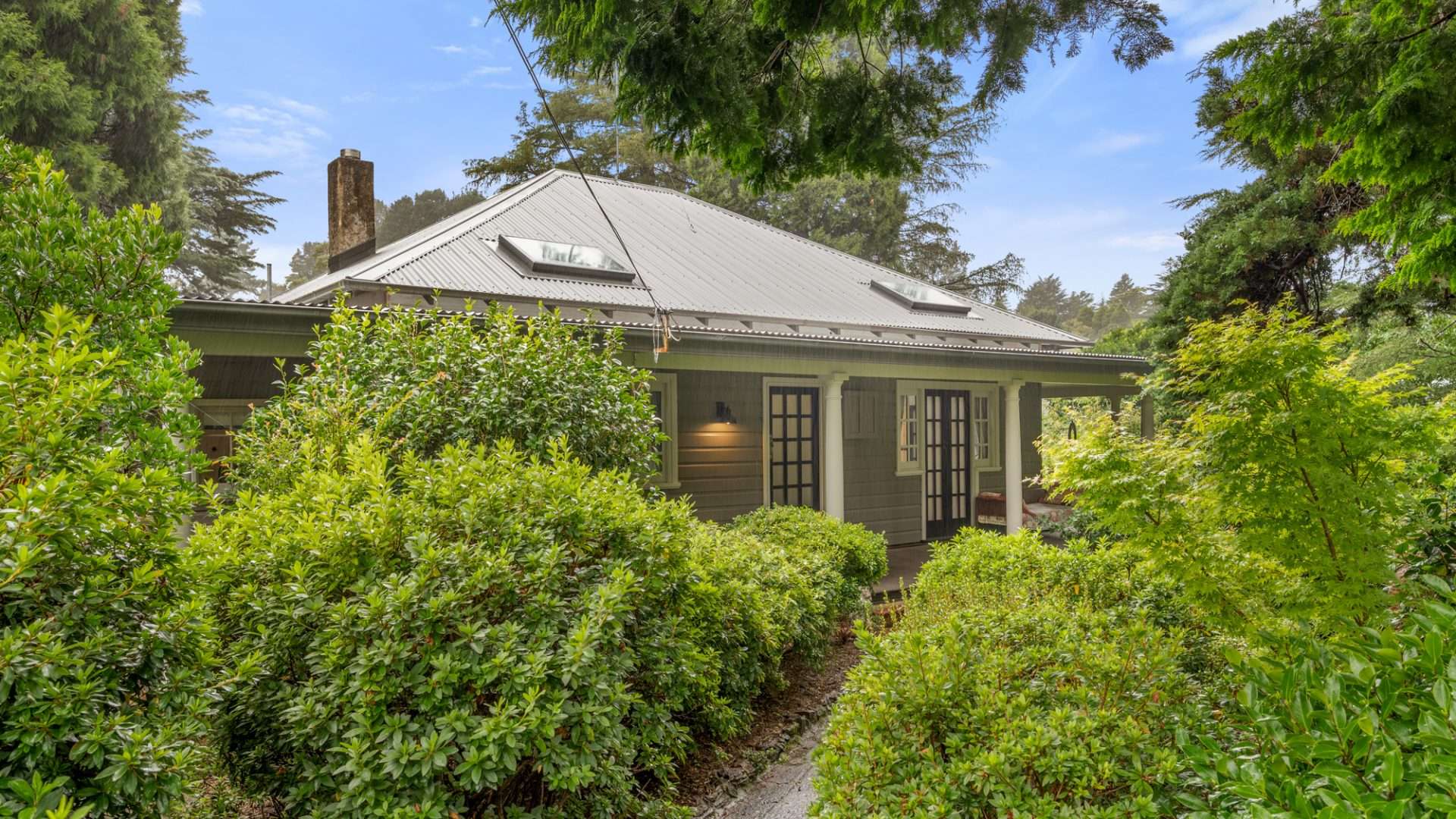 24 Malvern Road, Leura, NSW 2780 AUS