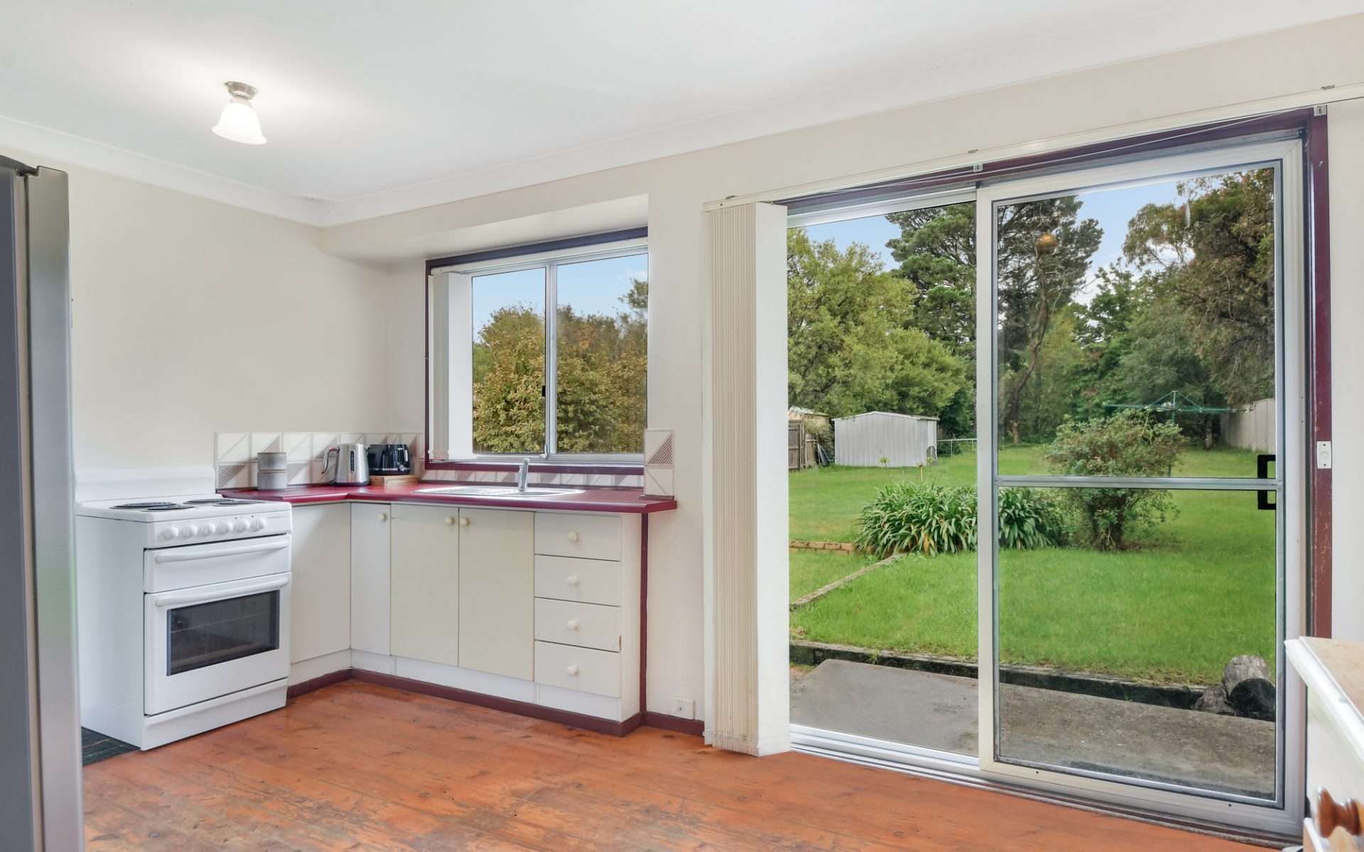 19 Alexandra Avenue, Wentworth Falls, NSW 2782 AUS