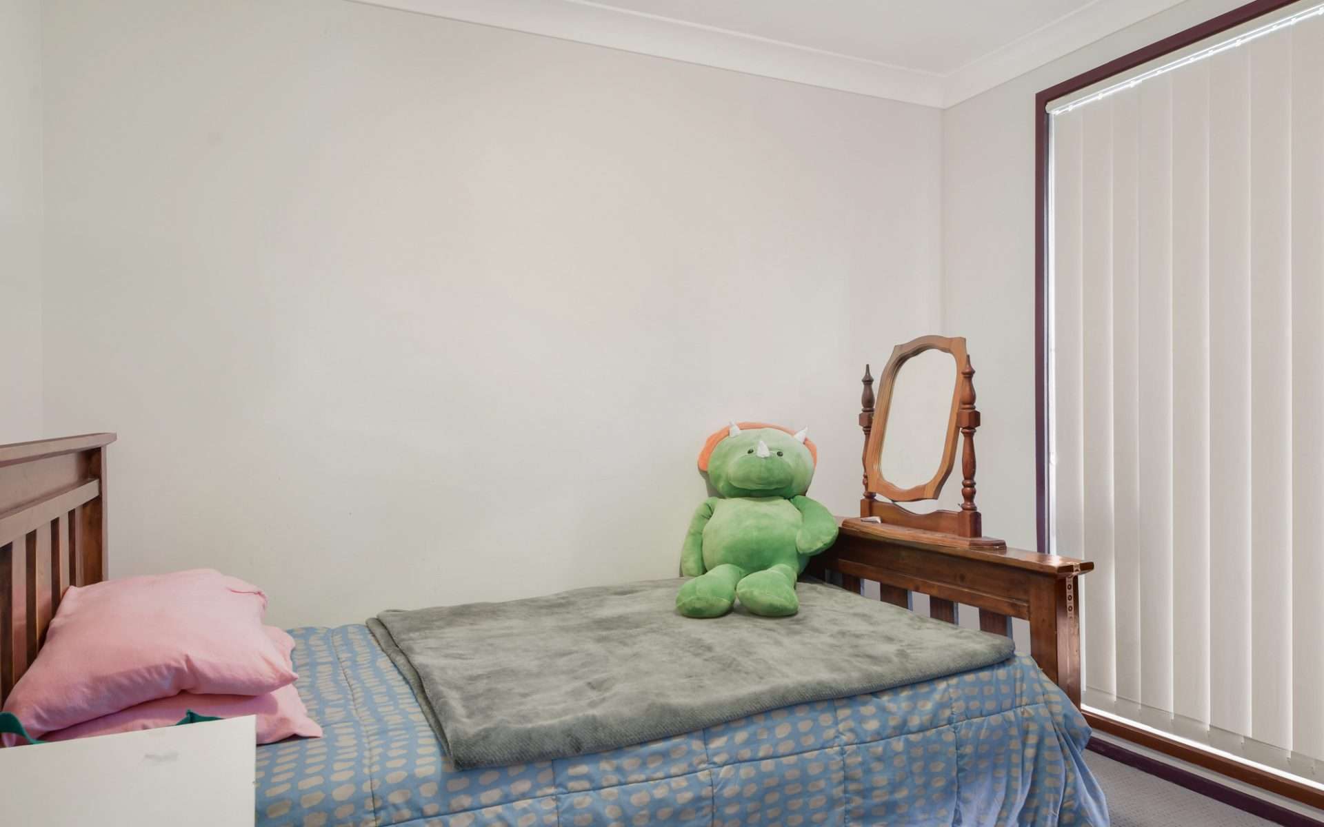 19 Alexandra Avenue, Wentworth Falls, NSW 2782 AUS