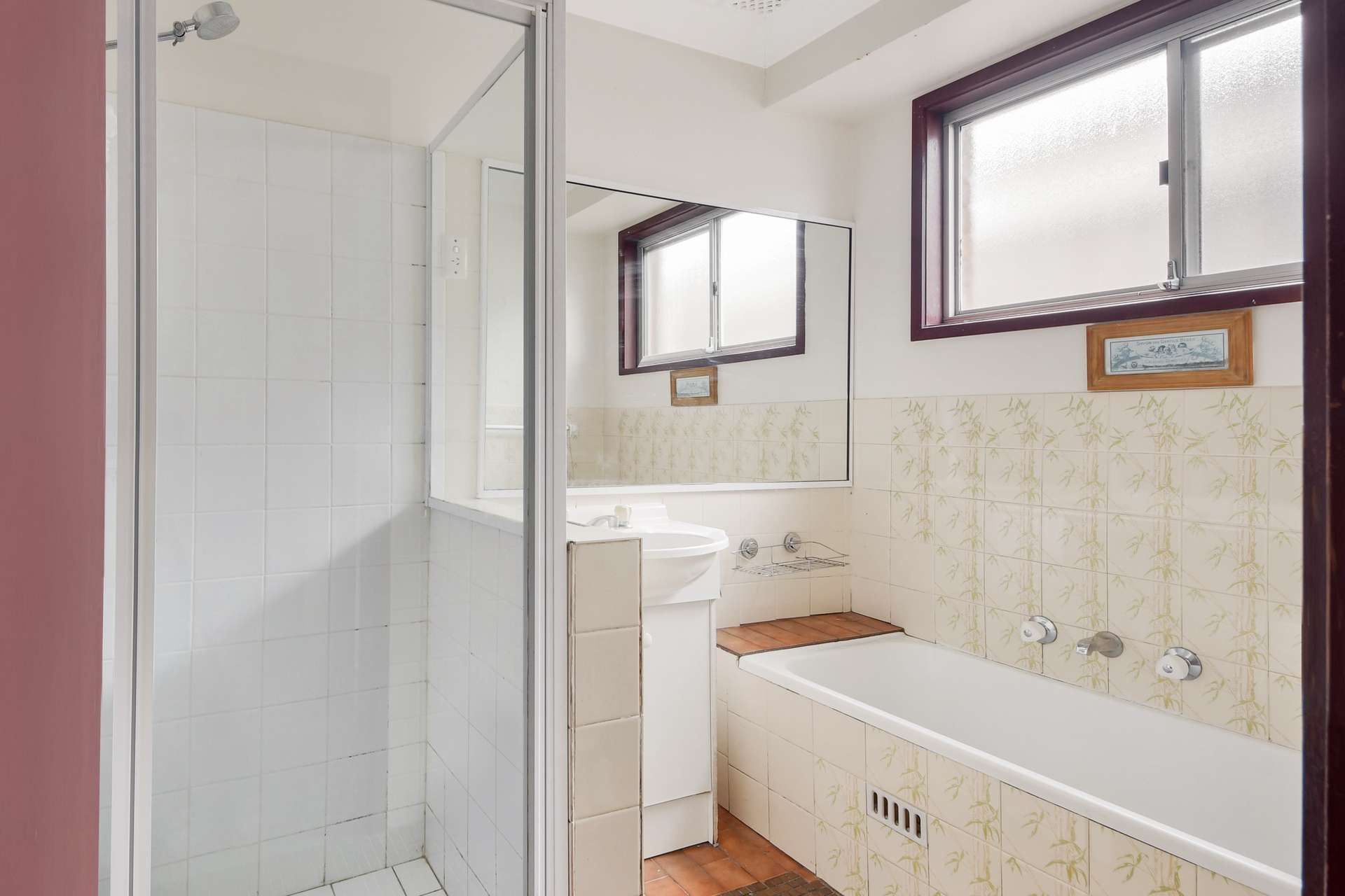 19 Alexandra Avenue, Wentworth Falls, NSW 2782 AUS