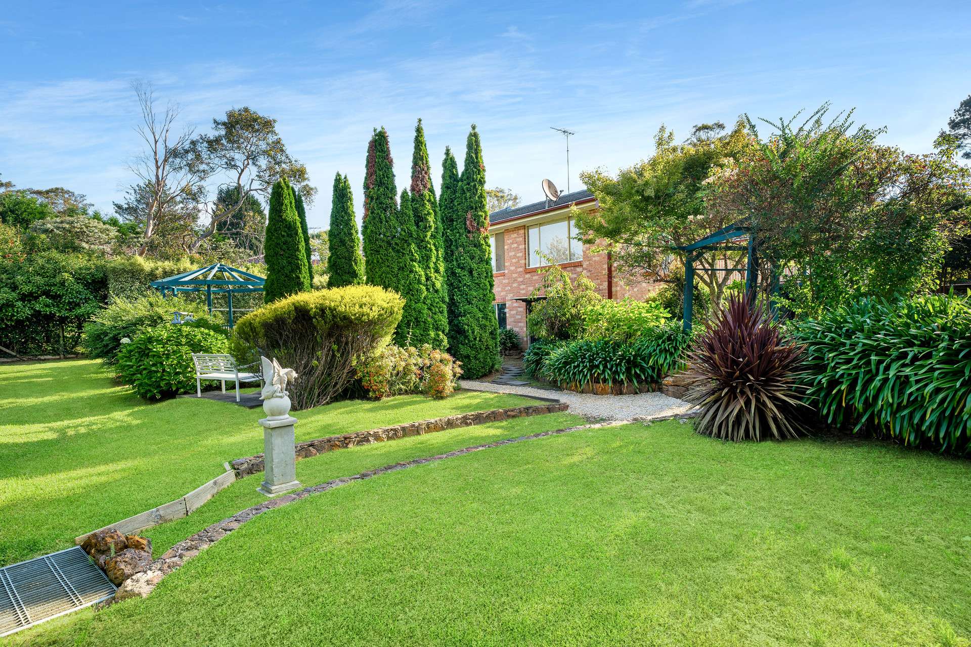 9 Flora Street, Wentworth Falls, NSW 2782 AUS