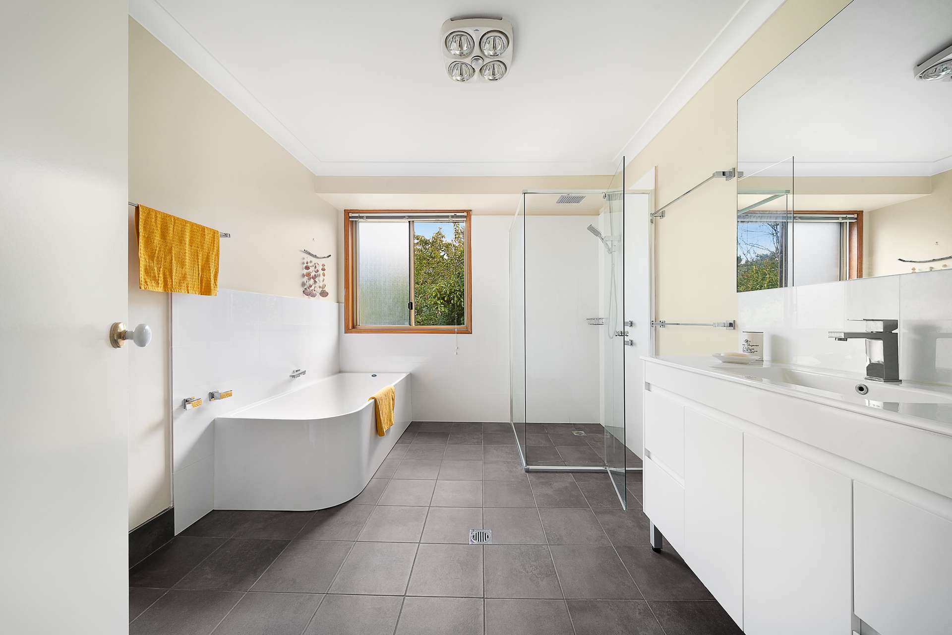 9 Flora Street, Wentworth Falls, NSW 2782 AUS
