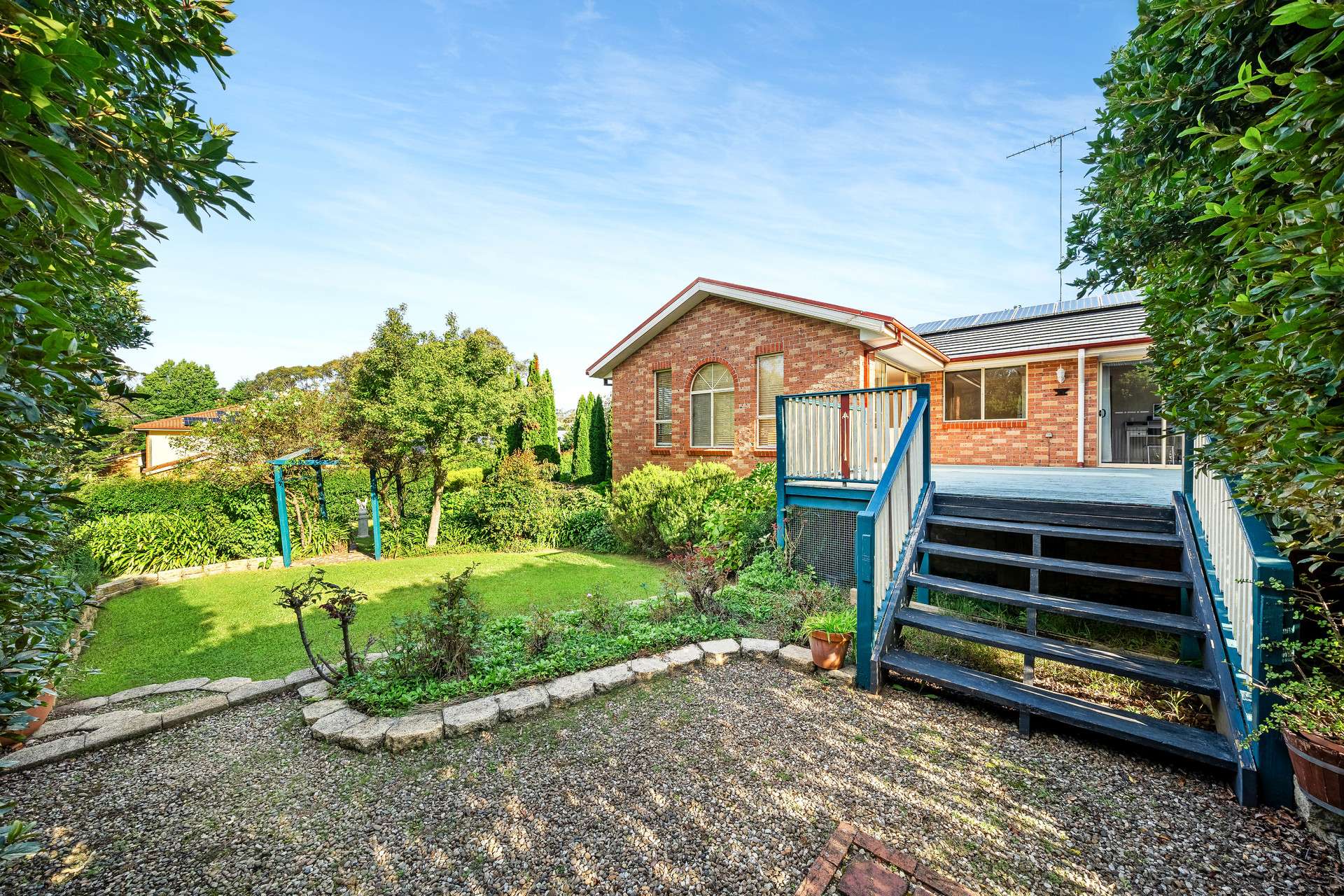 9 Flora Street, Wentworth Falls, NSW 2782 AUS