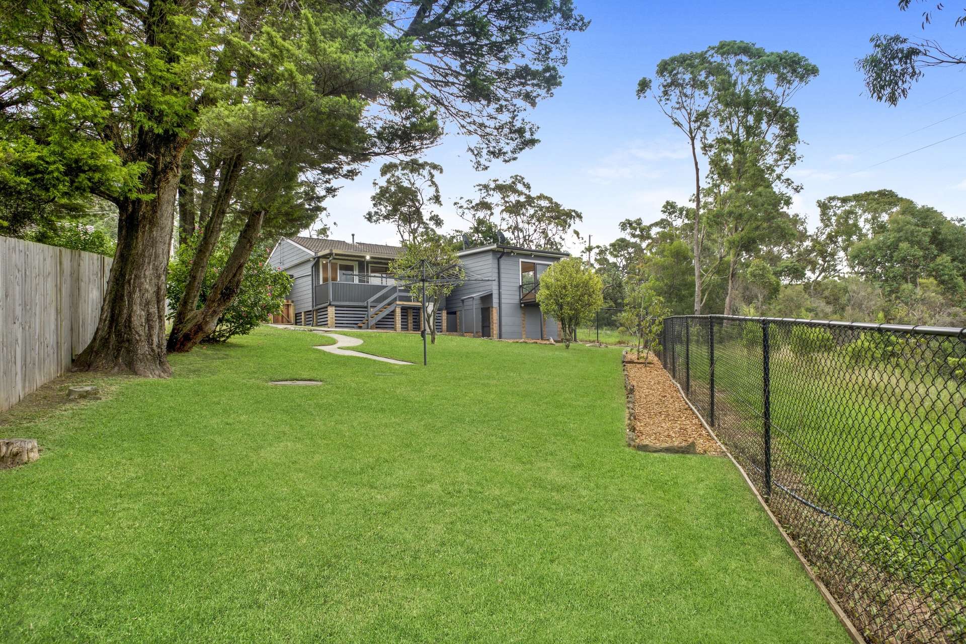 24 Hazel Avenue, Hazelbrook, NSW 2779 AUS