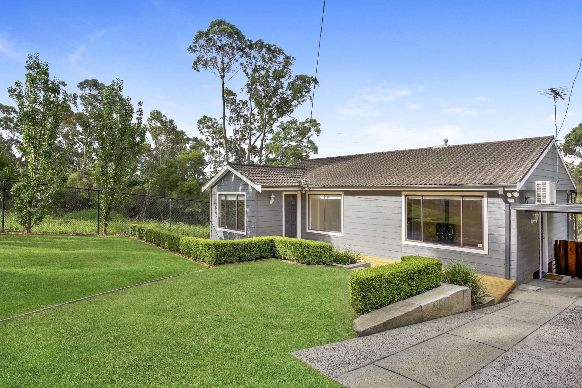 24 Hazel Avenue, Hazelbrook, NSW 2779 AUS