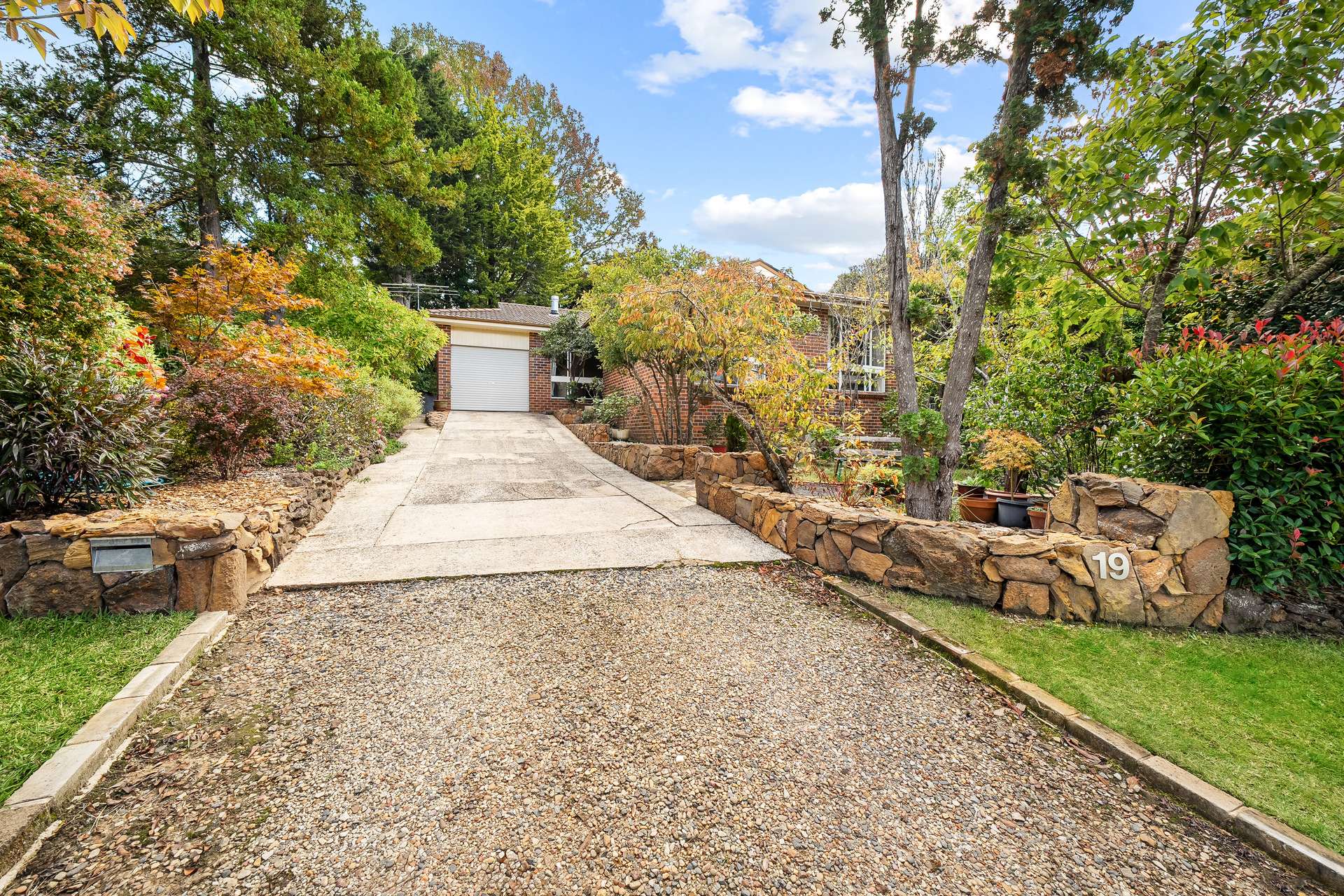 19 Cascade Street, Wentworth Falls, NSW 2782 AUS