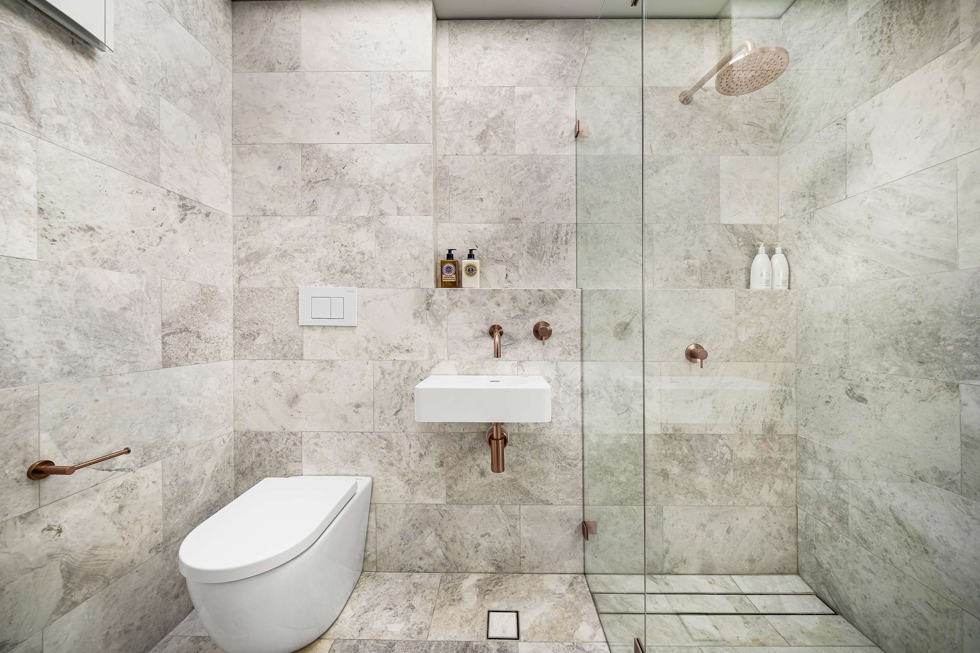 14 Appledon Avenue, Wentworth Falls, NSW 2782 AUS