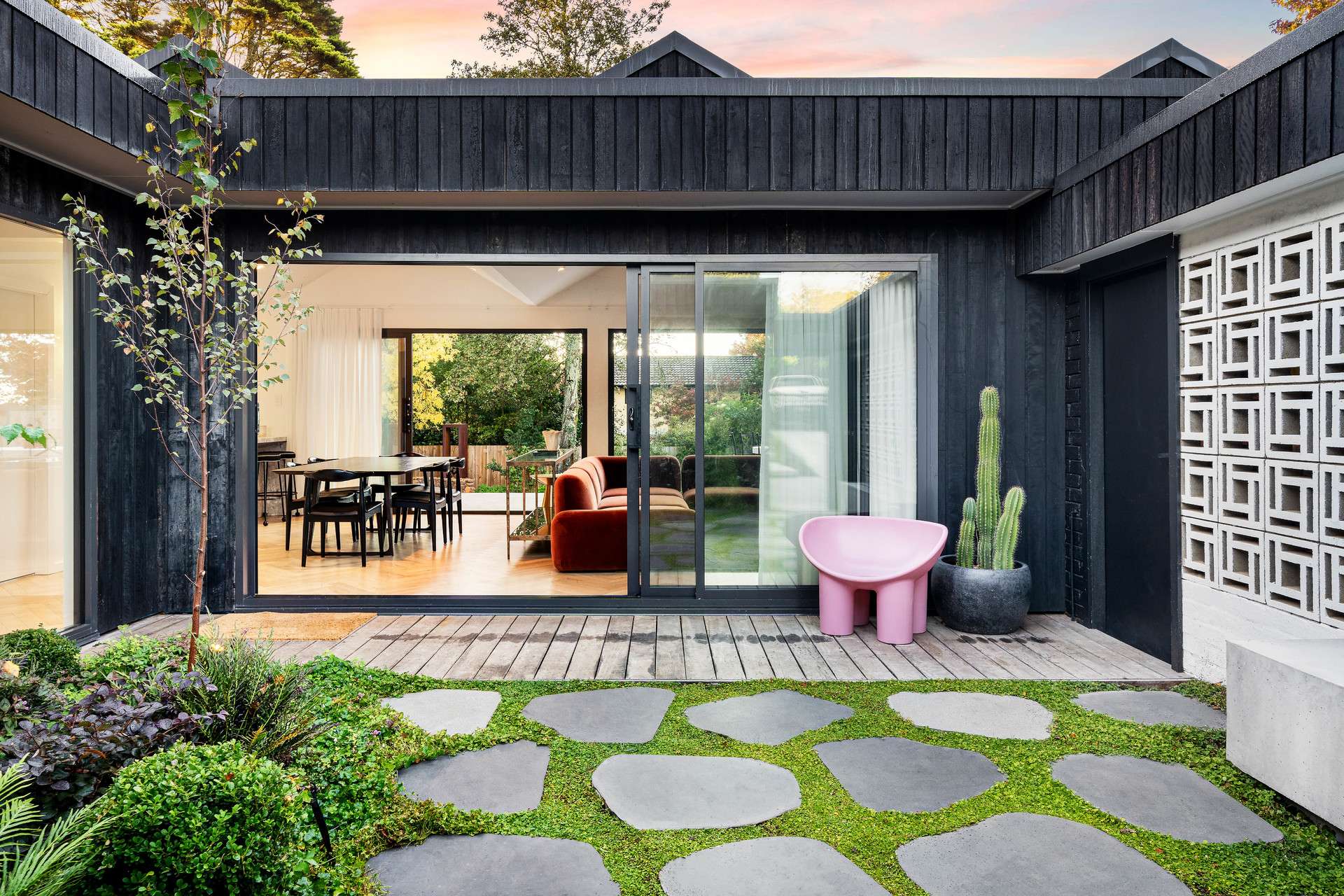 14 Appledon Avenue, Wentworth Falls, NSW 2782 AUS