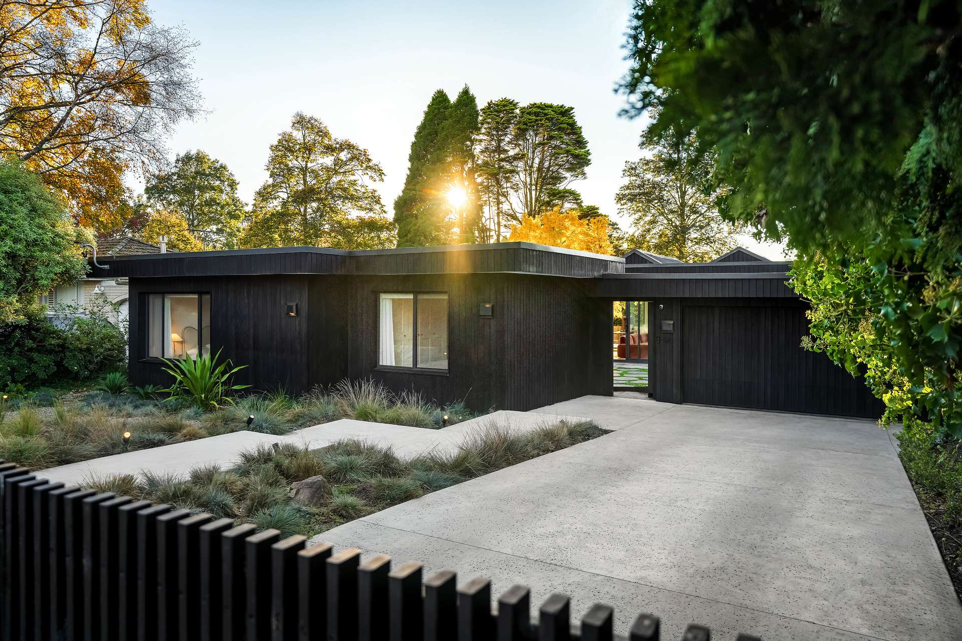 14 Appledon Avenue, Wentworth Falls, NSW 2782 AUS