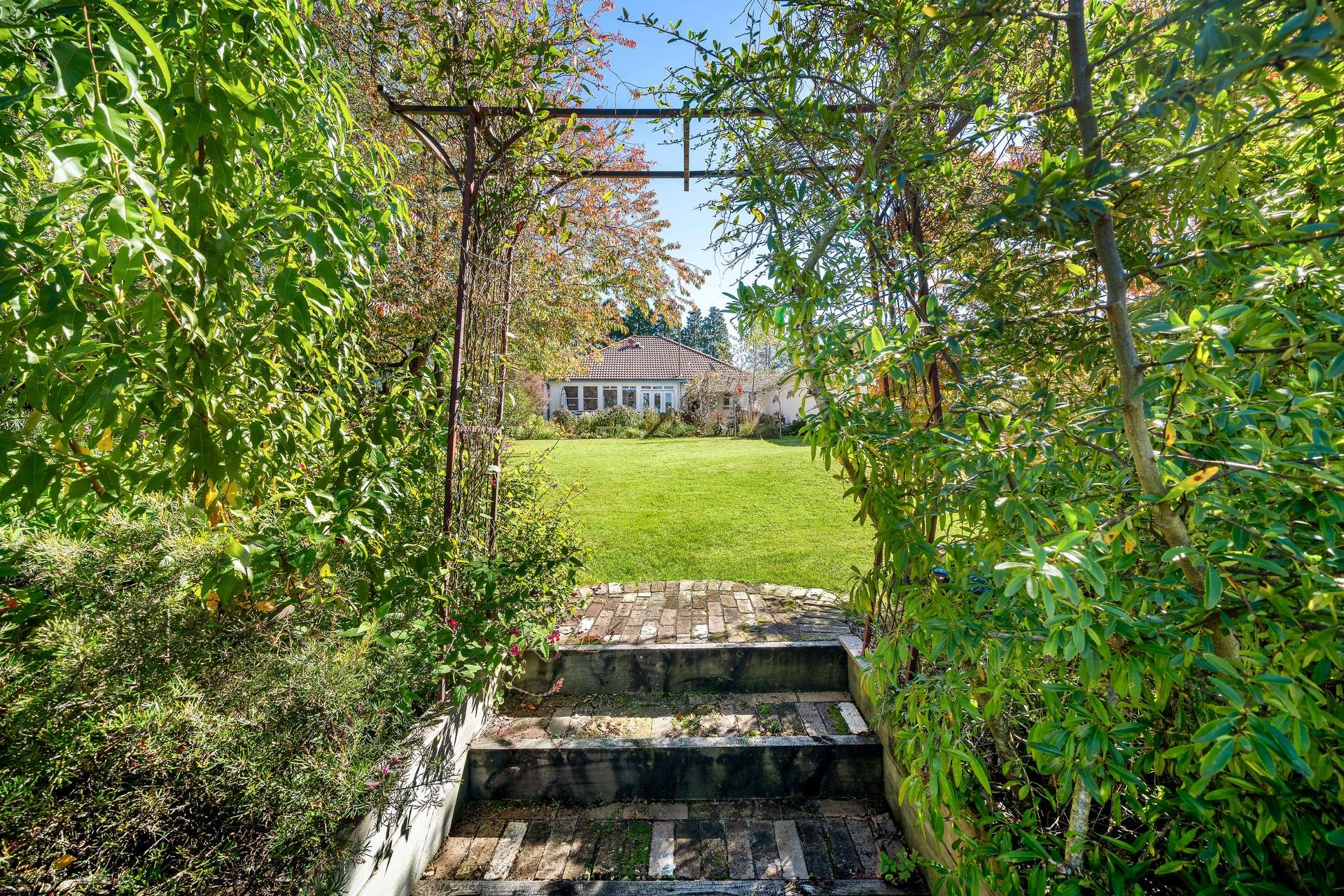 17 Denison Road, Leura, NSW 2780 AUS
