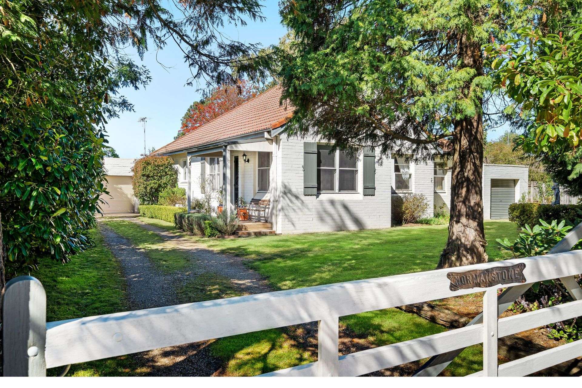 17 Denison Road, Leura, NSW 2780 AUS