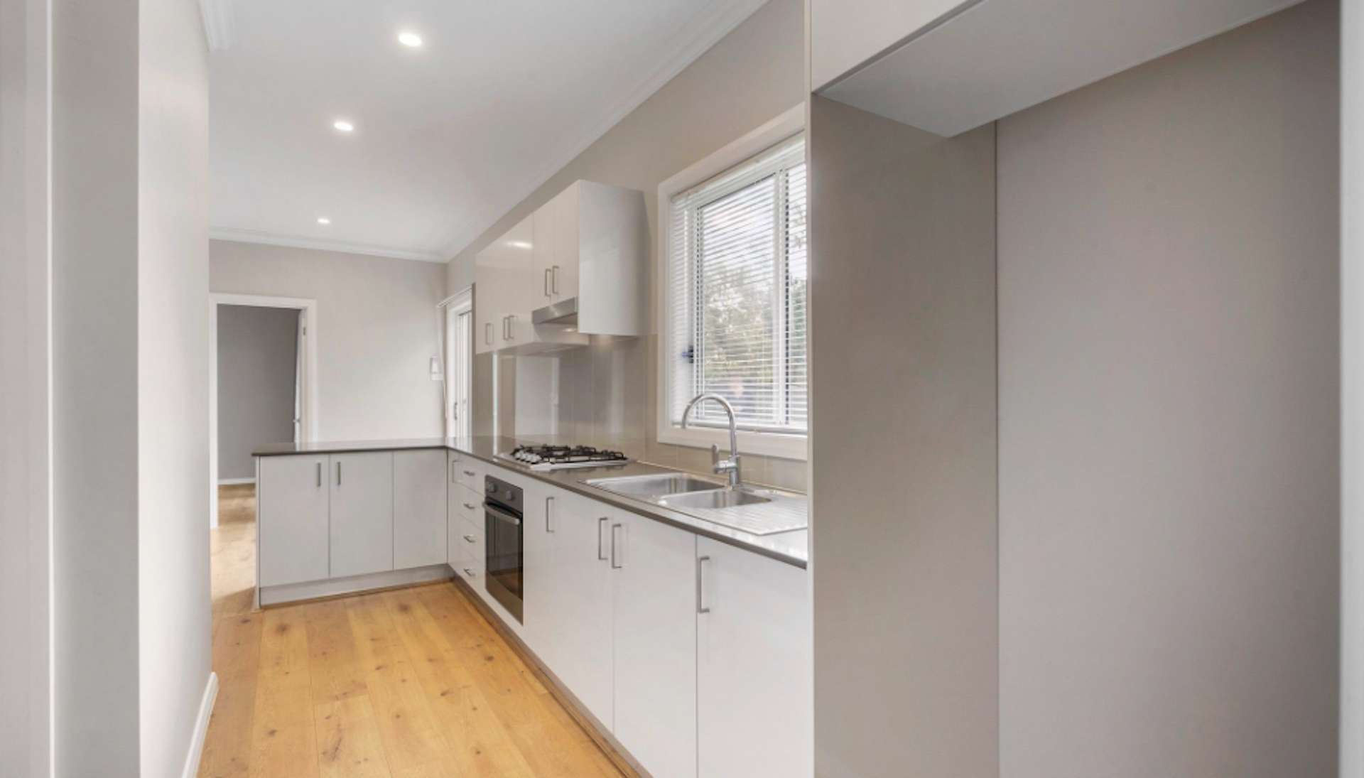 8 Park Avenue, Springwood, NSW 2777 AUS