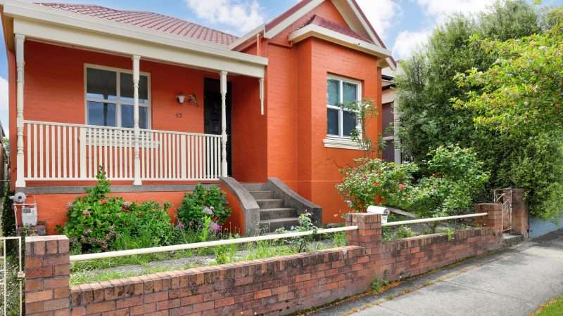 43 Railway Parade, Lithgow NSW 2790