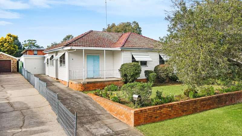 4 Hand Avenue, Penrith NSW 2750