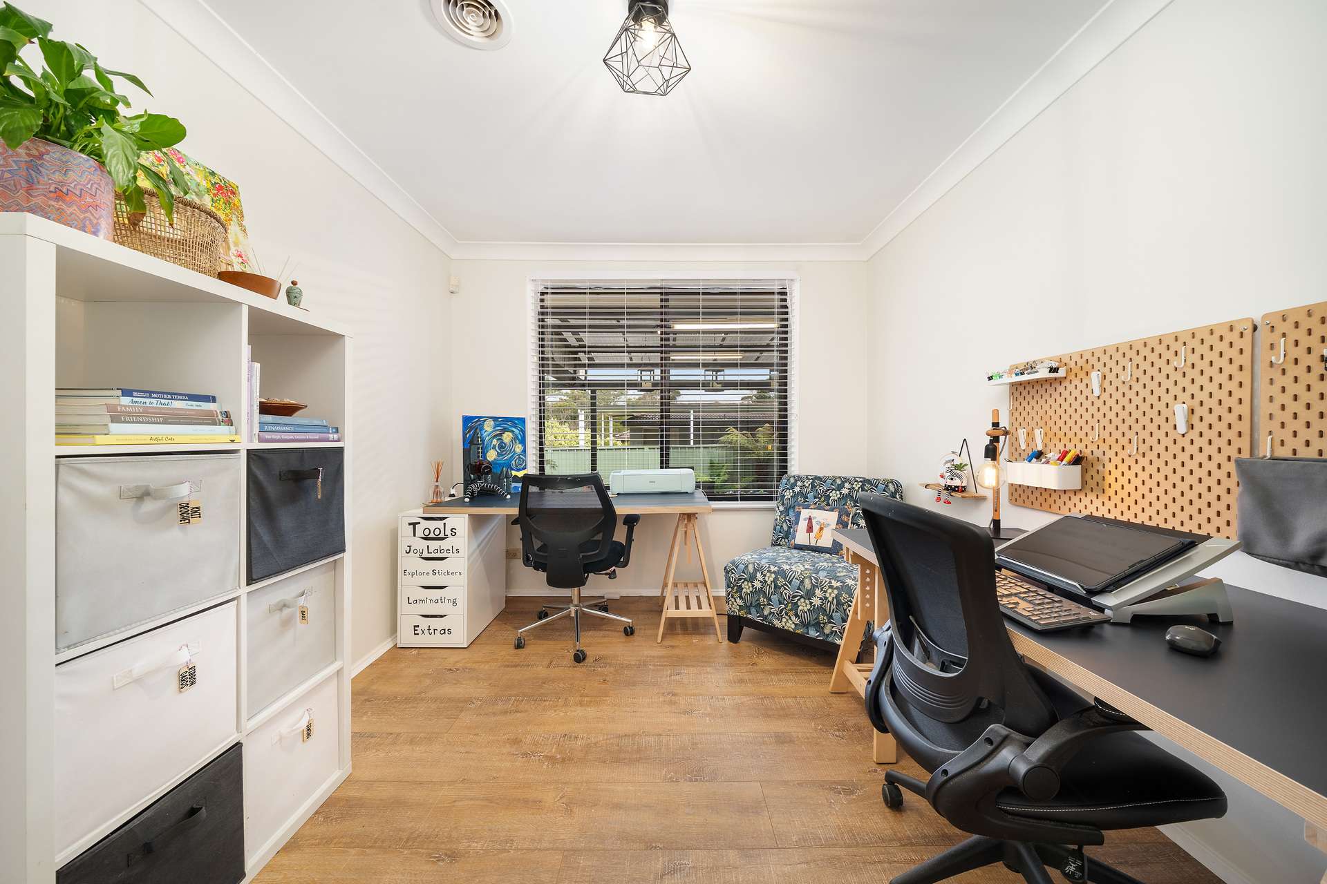 37 Hill Street, Wentworth Falls, NSW 2782 AUS