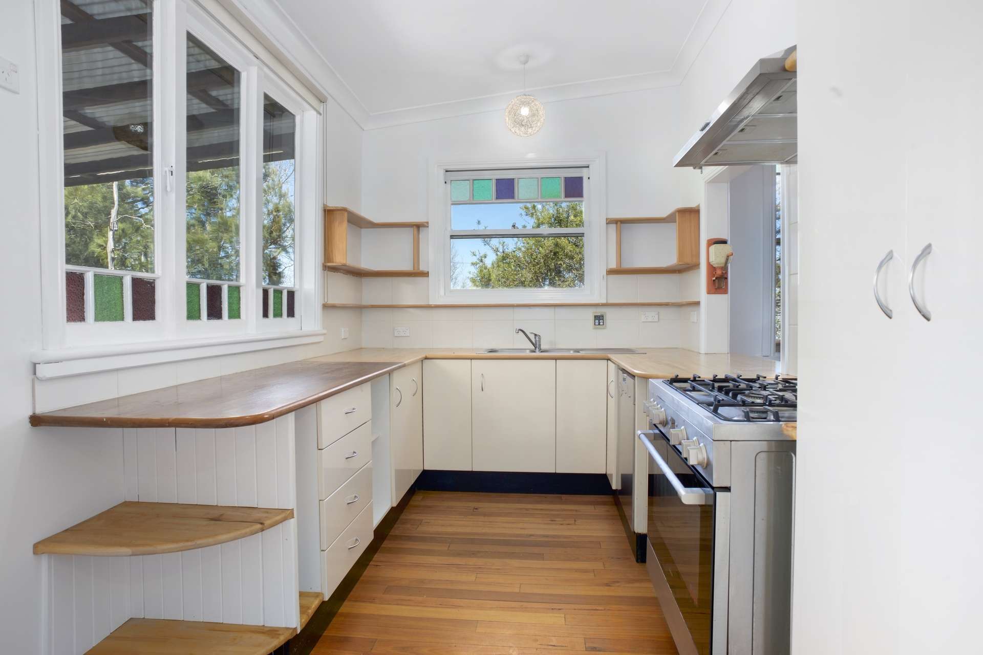 13 Wilson Street, Katoomba, NSW 2780 AUS