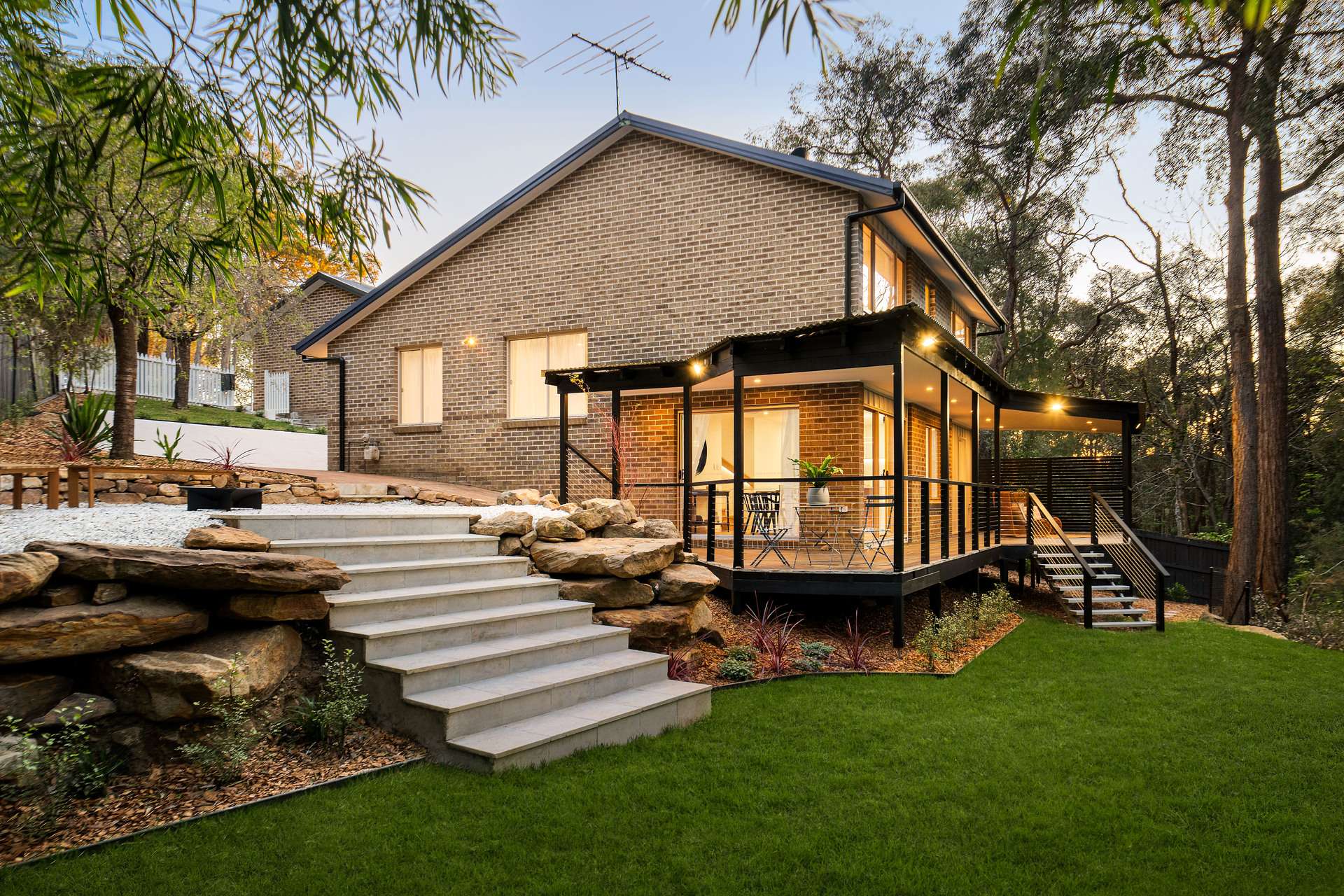 11 Red-Crowned Court, Winmalee, NSW 2777 AUS