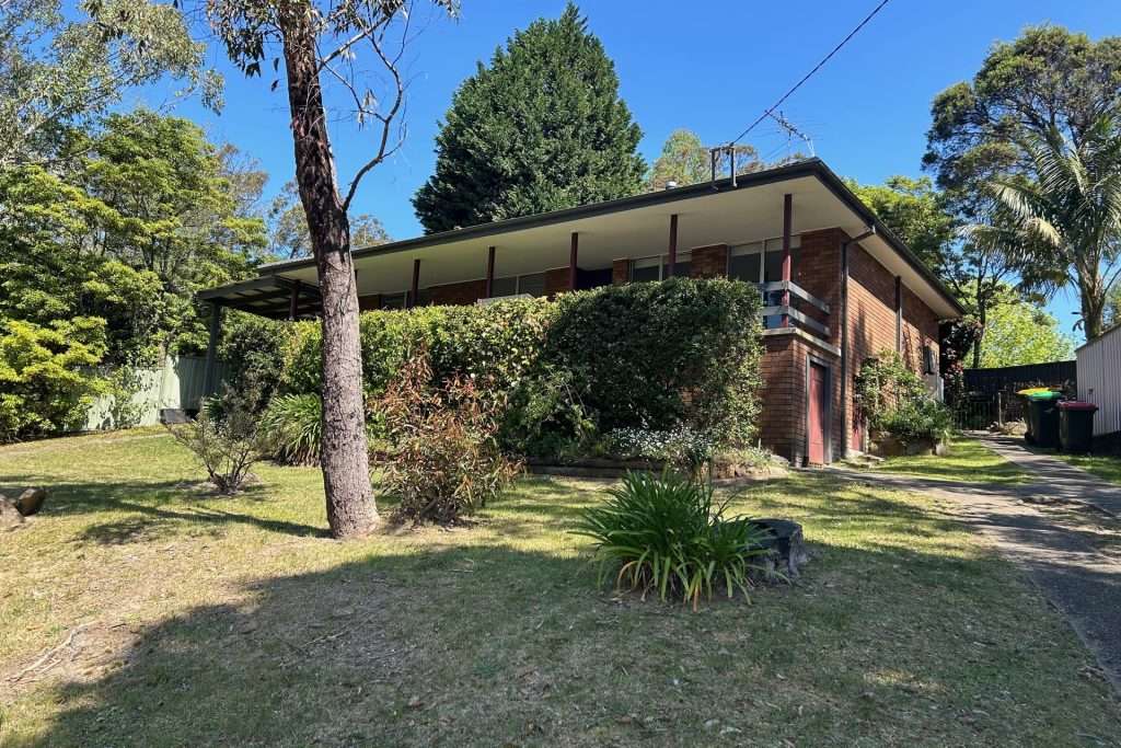 19 Hazel Avenue, Hazelbrook, NSW 2779 AUS