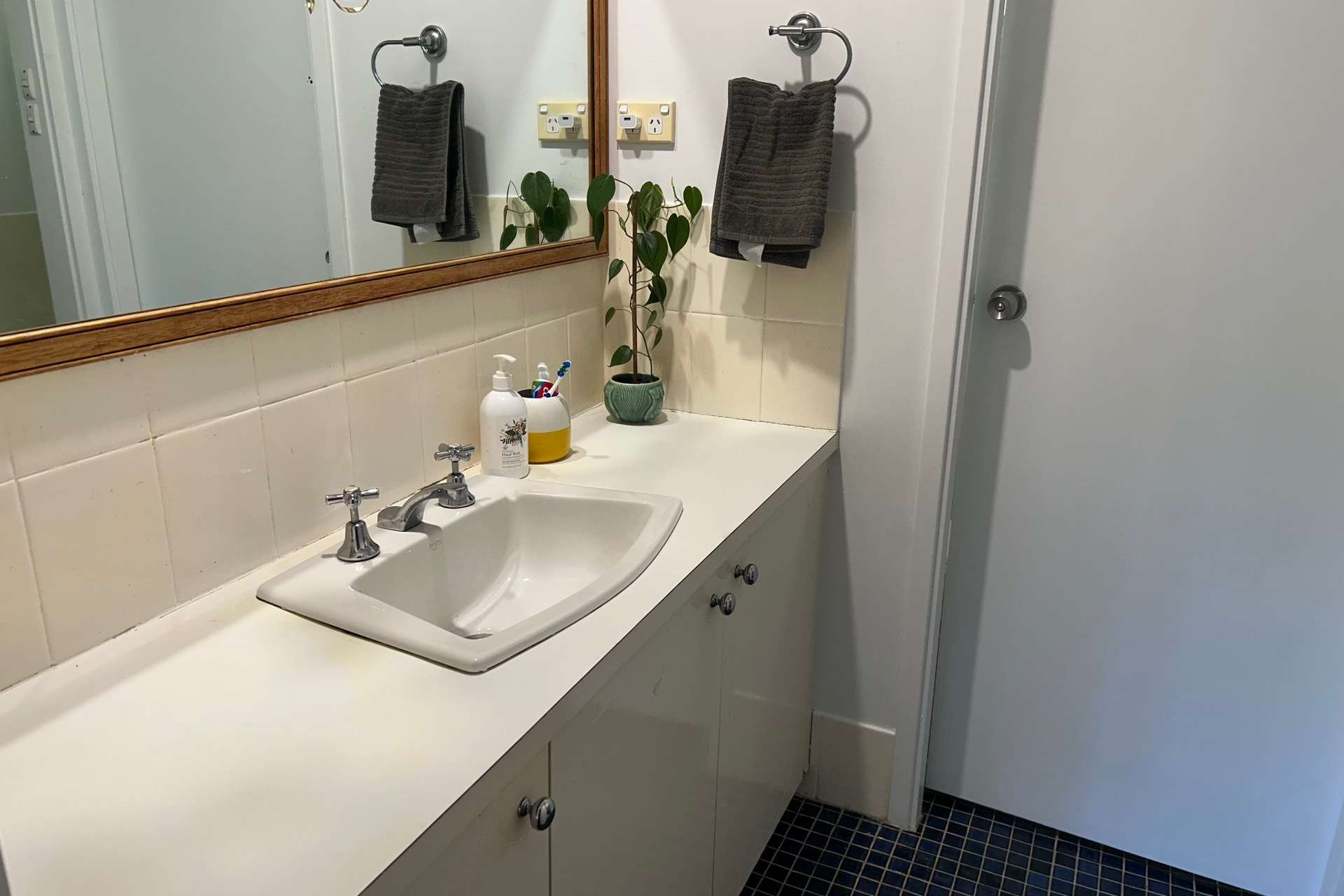 19 Hazel Avenue, Hazelbrook, NSW 2779 AUS