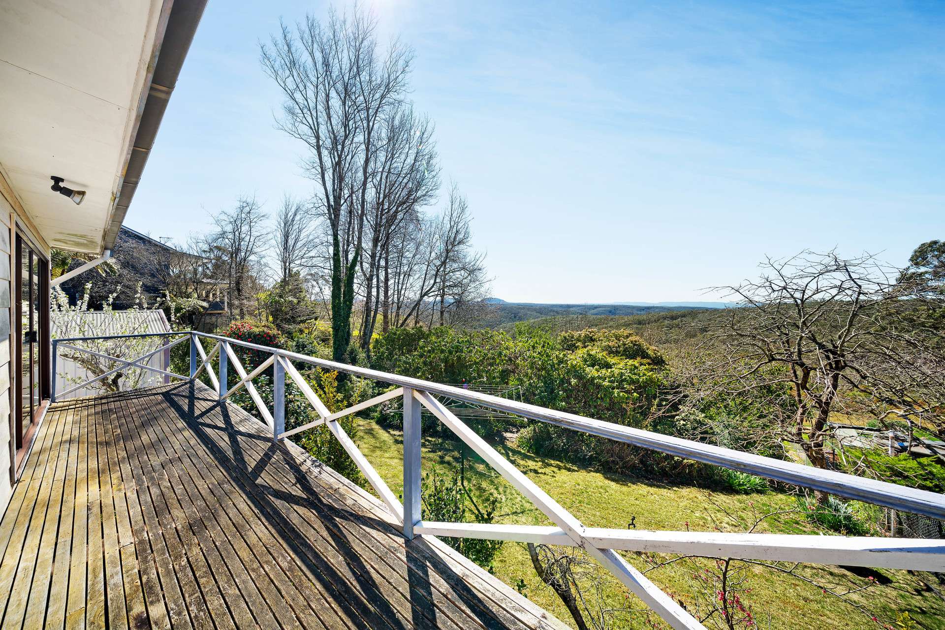 27 Yanko Avenue, Wentworth Falls, NSW 2782 AUS