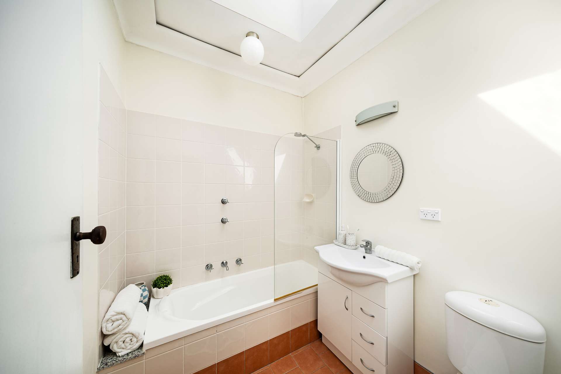 27 Yanko Avenue, Wentworth Falls, NSW 2782 AUS