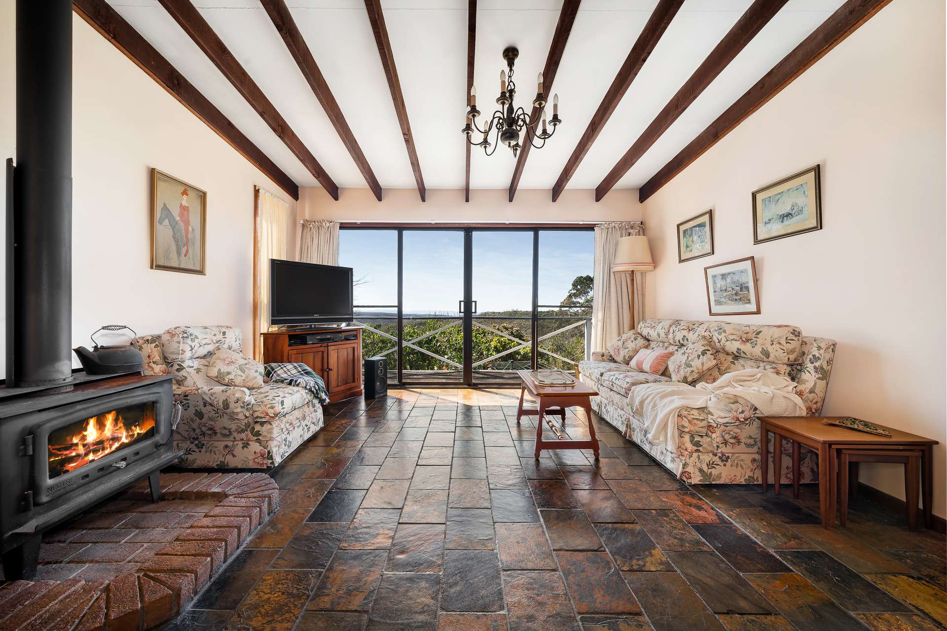 27 Yanko Avenue, Wentworth Falls, NSW 2782 AUS